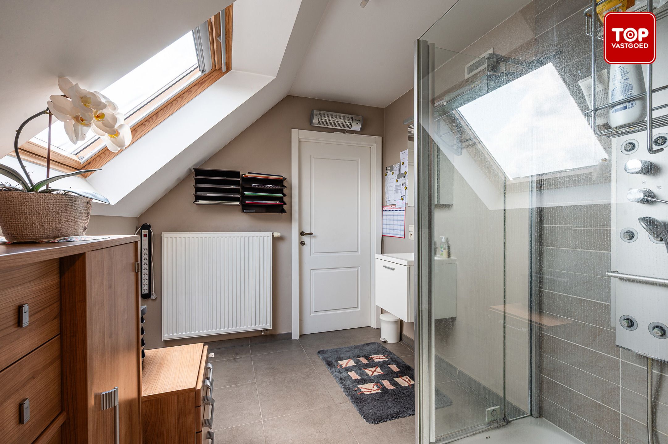 Instapklaar duplex appartement met  2 terrassen. foto 16