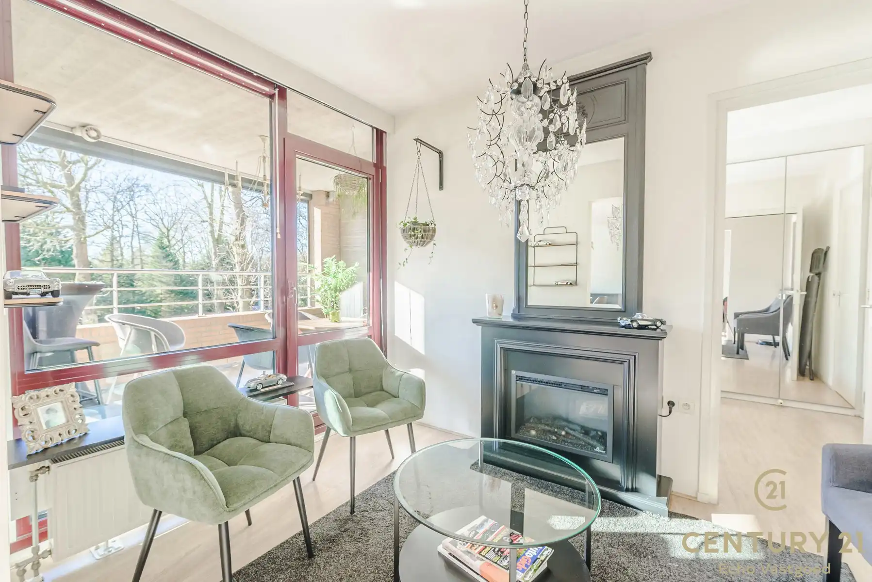 Ruim 2-slaap- 2badkamer appartement met terras en zwembad foto 11