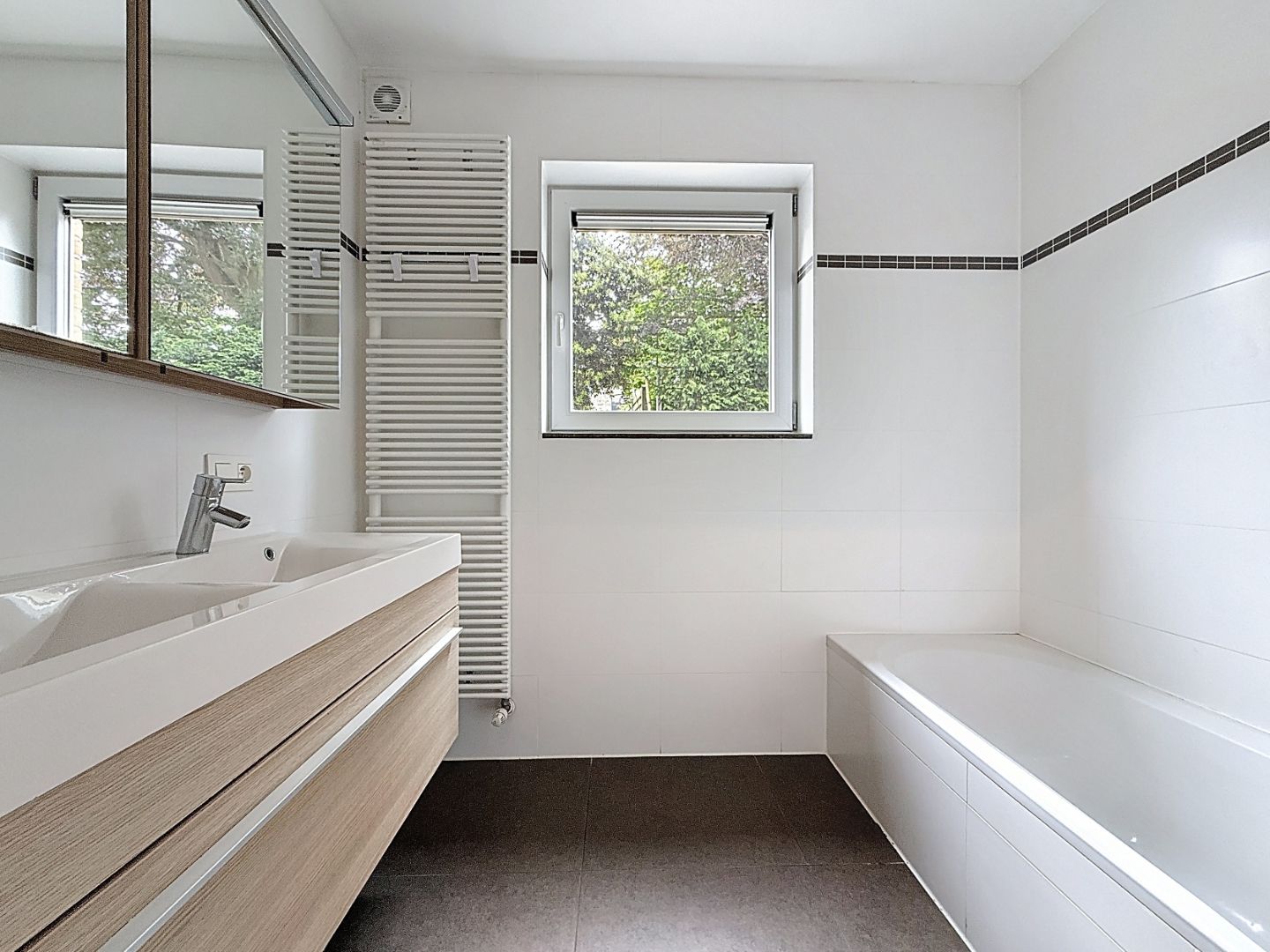 Centraal gelegen appartement met 2 slaapkamers te Nieuwpoort-Stad. foto 5