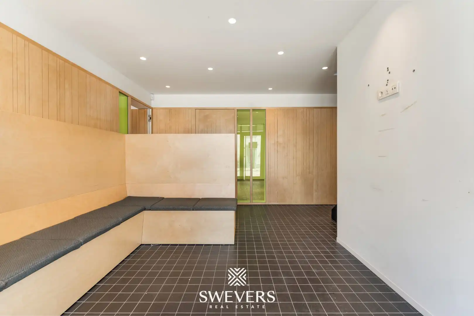 Veelzijdig handelspand op toplocatie in het centrum van Beringen foto 32