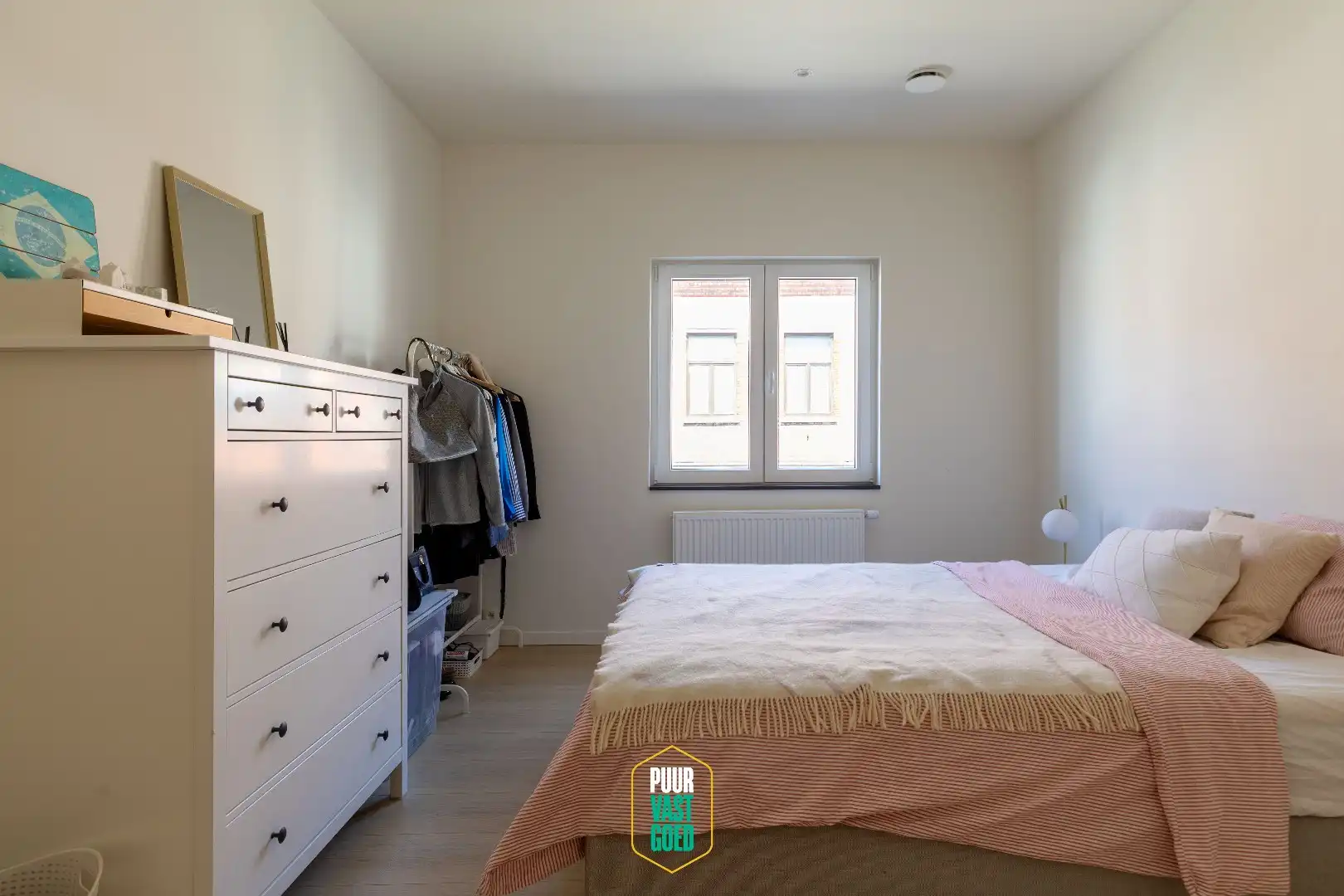 Prachtige, compleet gerenoveerde, zonnige woning met tuin foto 16