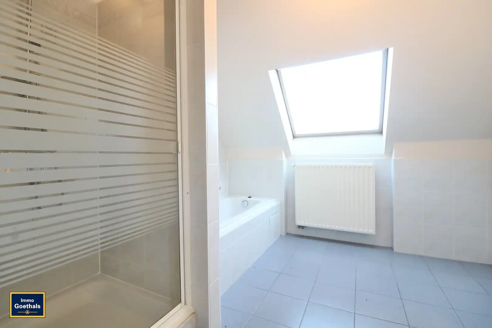 Goed onderhouden woning met tuin, terras en garage. foto 19