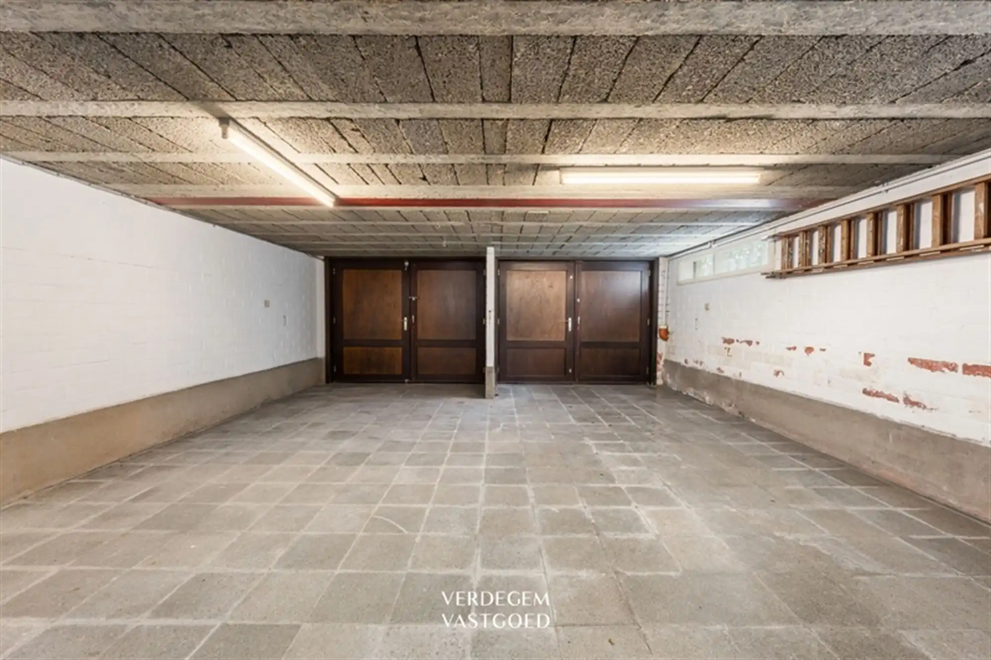 Tijdloze villa met 5+ slaapkamers en tuin, volledig onderkelderd foto 24