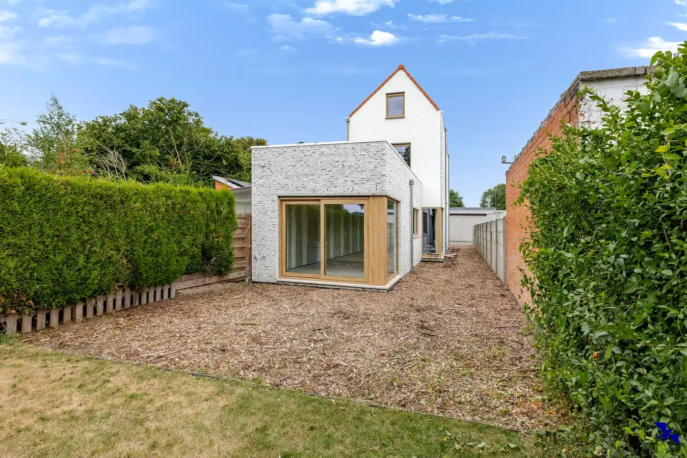Stijlvol gerenoveerde woning op groenligging foto 4
