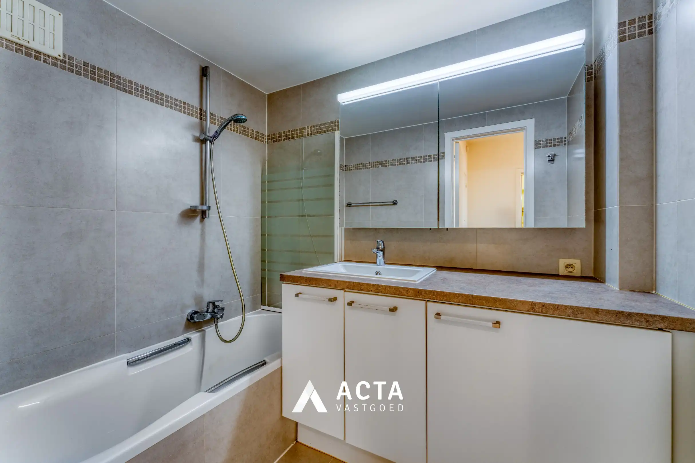 Appartement met twee slaapkamers op het Leopold I-Plein foto 9