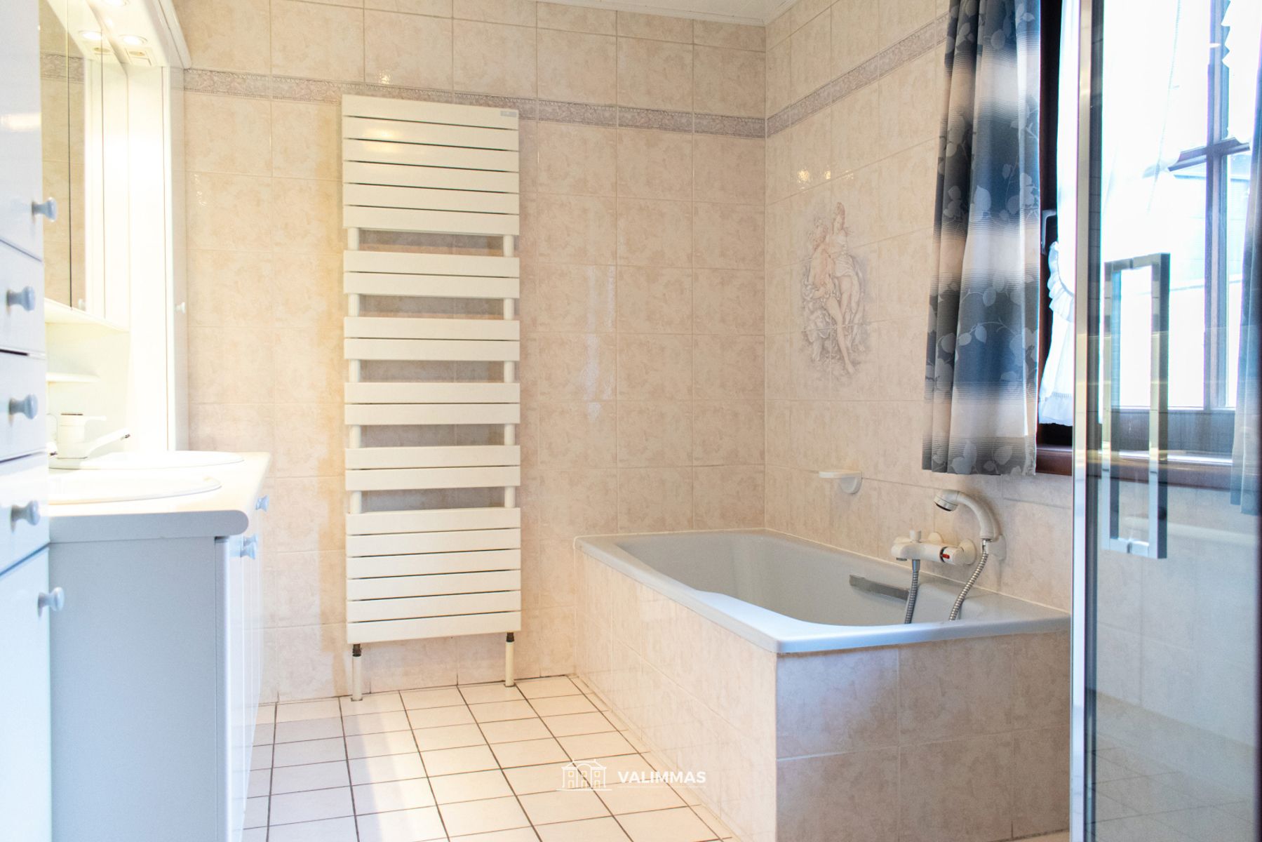 Zeer ruime (kangoeroe-)woning met parking en atelier/opslag foto 9