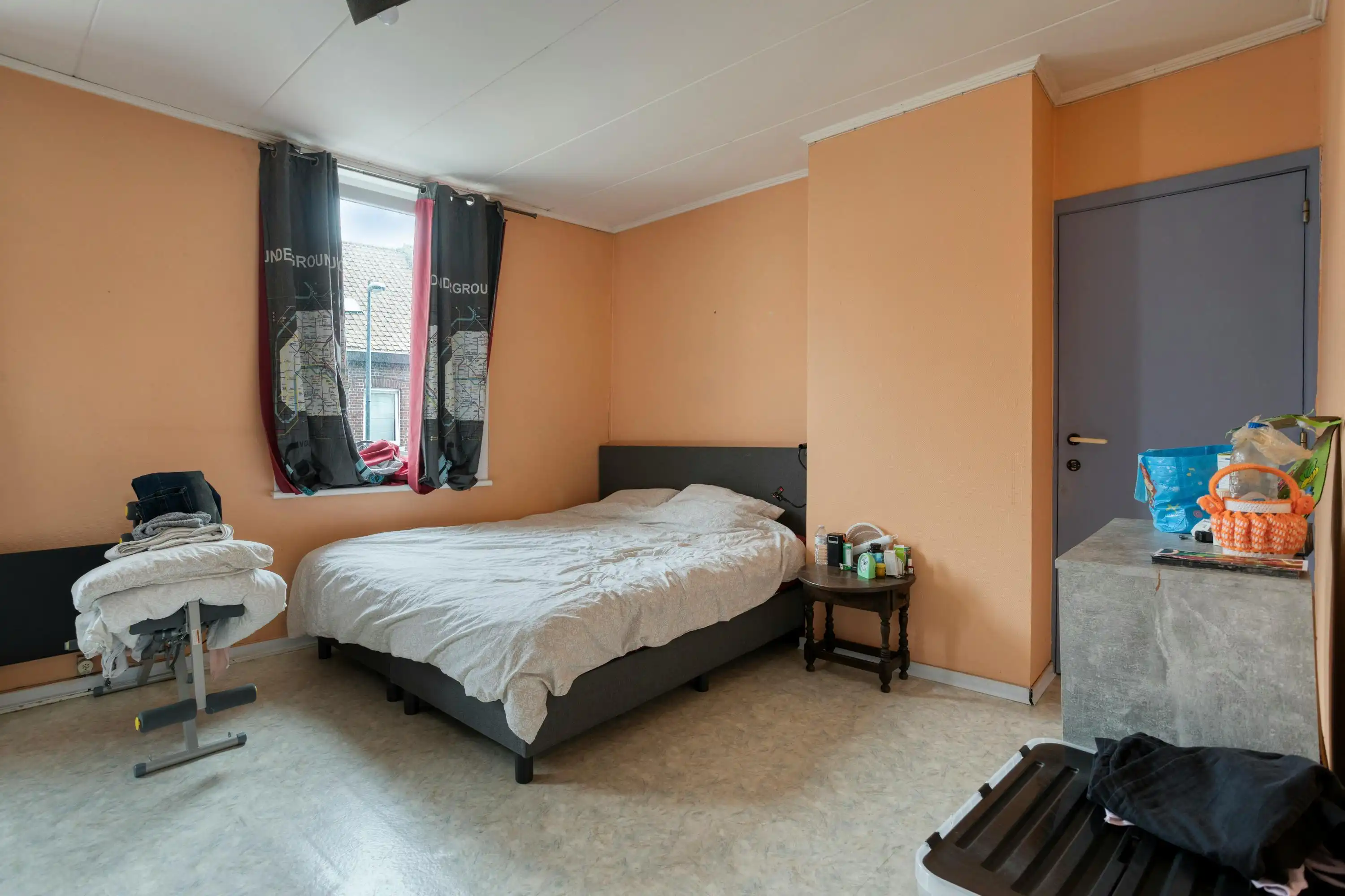 Een ruim huis vol potentieel te koop in Izegem foto 7