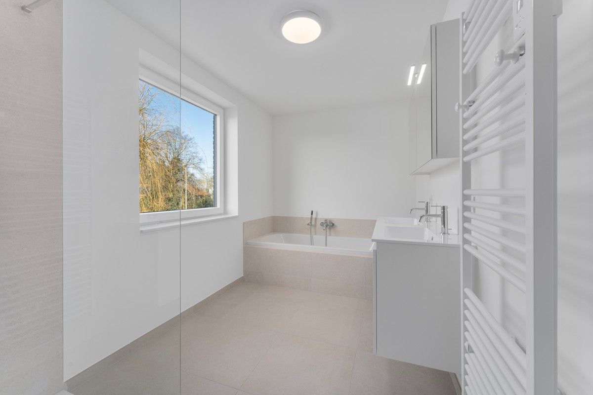 Alleenstaande nieuwbouwwoning op ruim perceel te Aalter foto 8