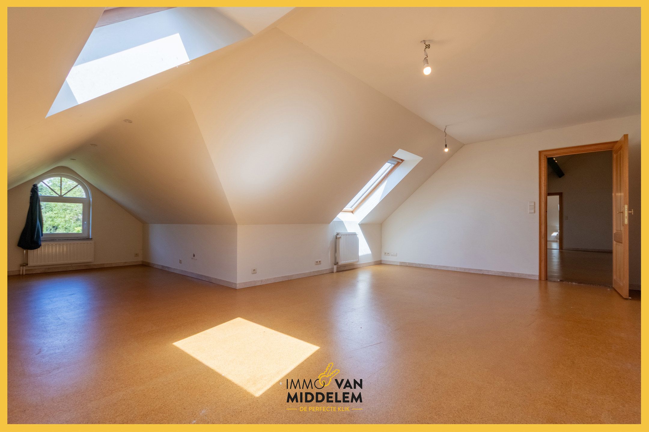 ZEER RUIME (523 m²!) WONING, 5 KAMERS, BUREAU OP +/- 17a36ca foto 15