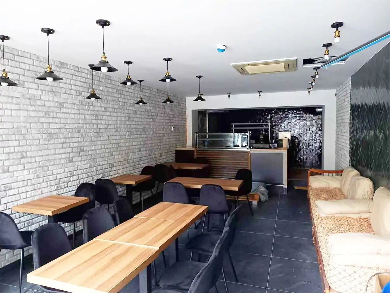 COMMERCIEEL GELIJKVLOERS HALLE BEESTENMARKT foto 3