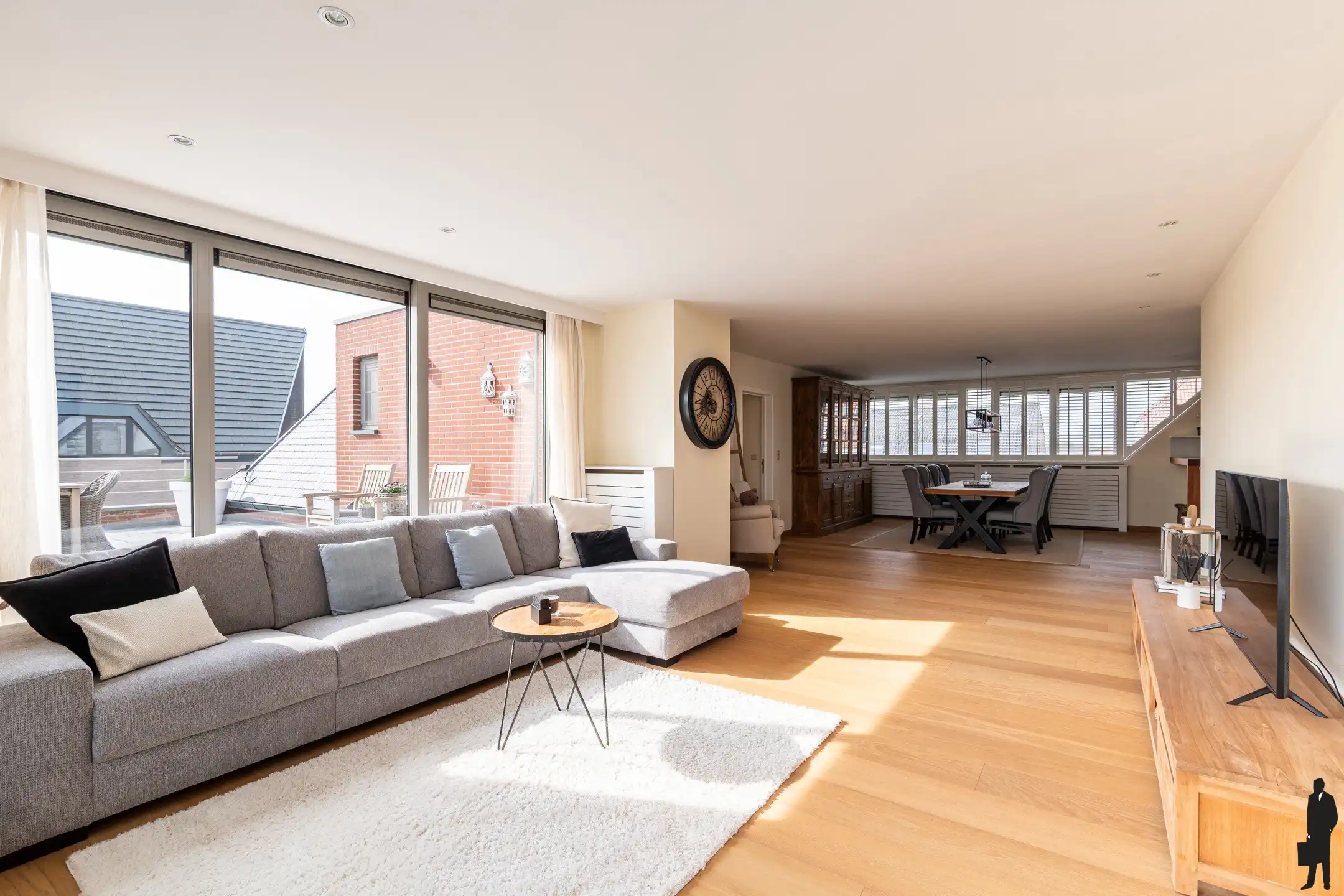 Ruim, lichtrijke penthouse met terras van ca. 55m² te Minderhout foto {{pictureIndex}}