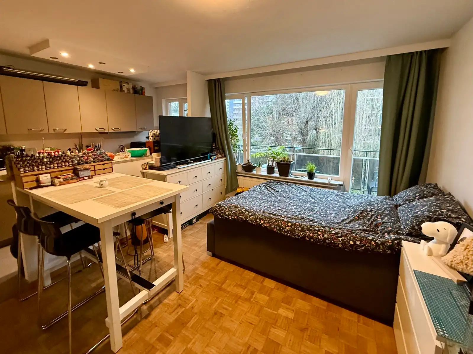 Lichtrijk 1-slaapkamerappartement met terras in Jette foto 3