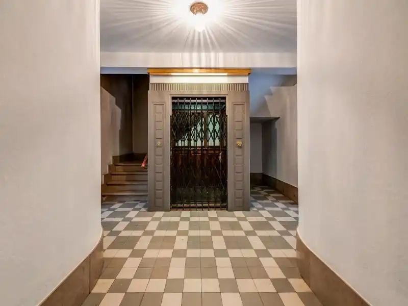 Energiezuinig (EPC B) en hoogwaardig gerenoveerd art-decoappartement met 2 slaapkamers, terras en gelijkvloerse polyvalente ruimte op absolute toplocatie aan ’t Groen Kwartier foto 5