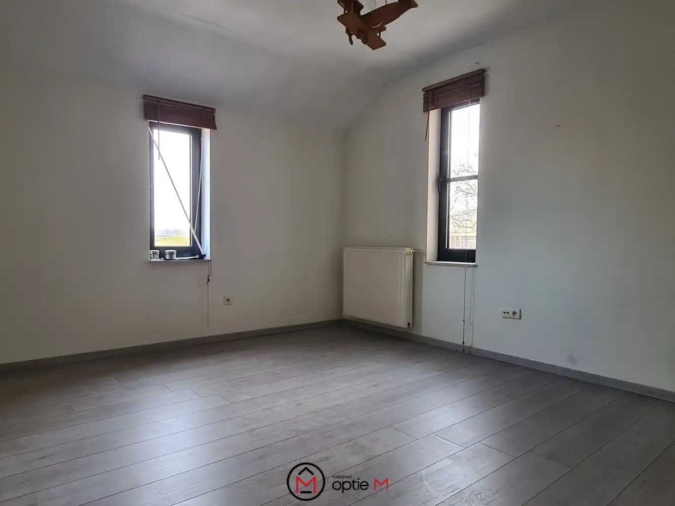 Halfopen woning te huur in Rijkhoven (Bilzen) – Ruime gezinswoning met grote tuin foto 17