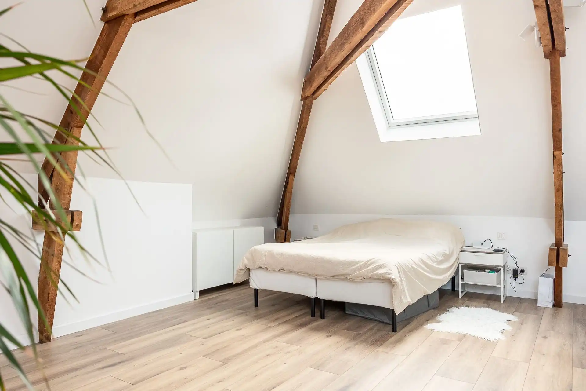 Sterk opgewaardeerde Apothekerswoning met 4 slaapkamers foto 21