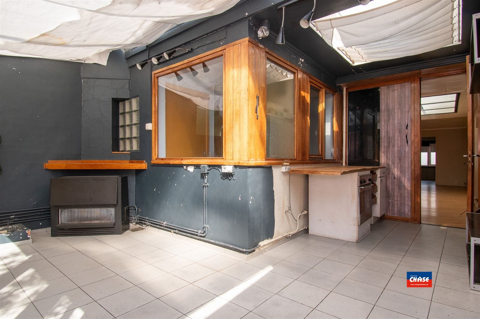 Te renoveren woning met 2 slpks en tuin foto 8