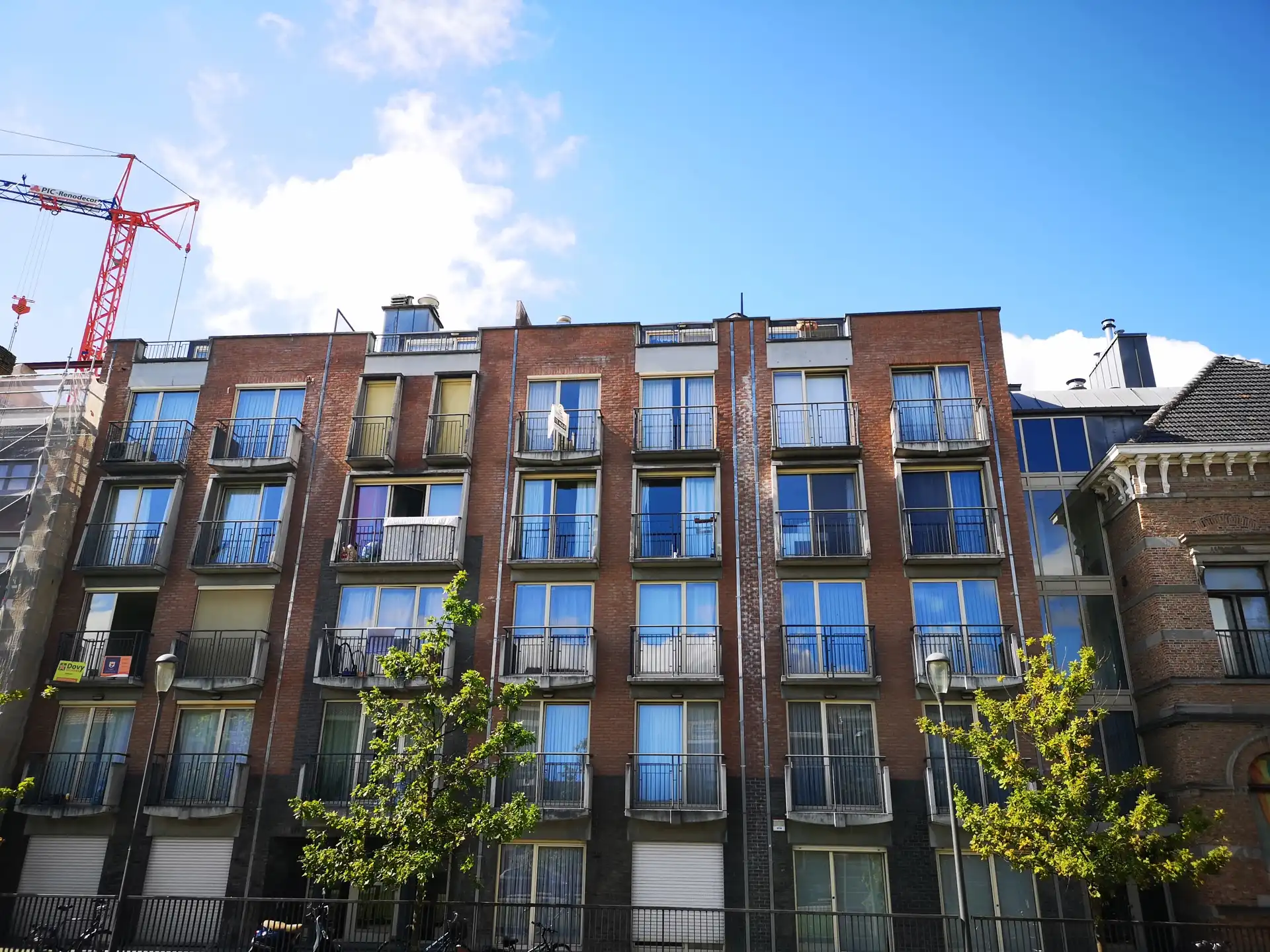 Duplex-appartement met twee terrassen en garagebox foto 16