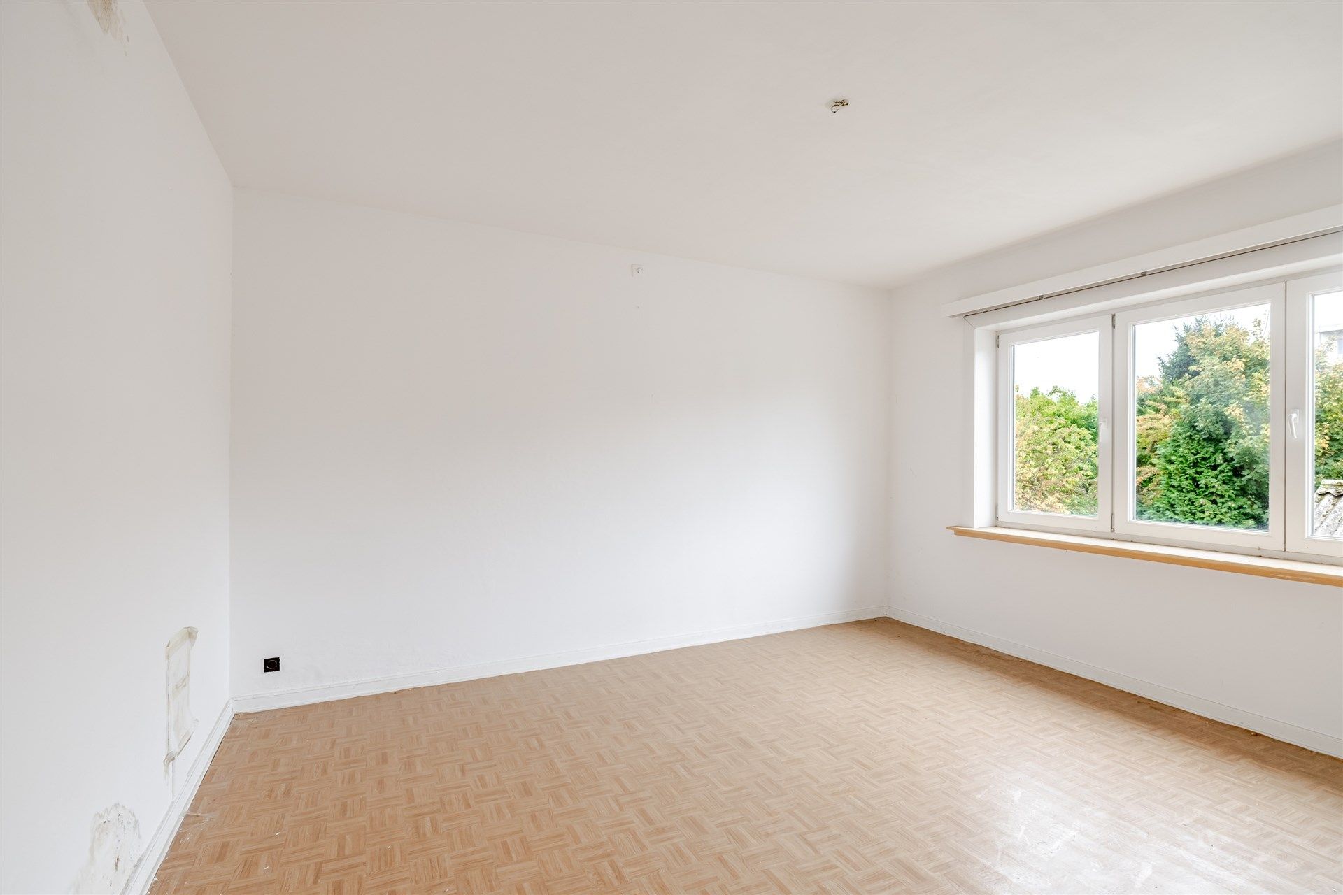 Renovatieproject bestaande uit 3 appartementen + 1 huis + 8 garageboxen foto 6