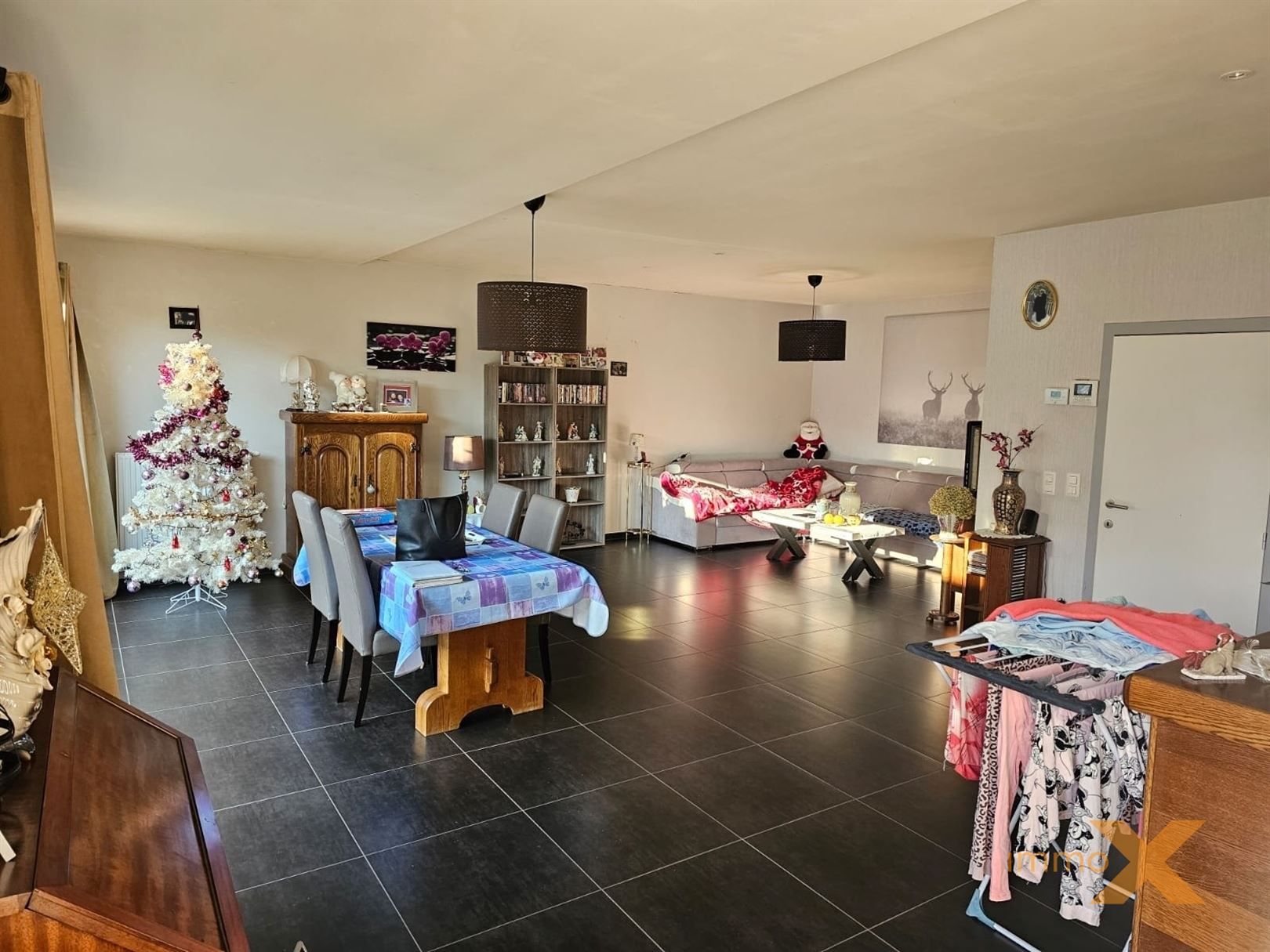 RUIM LICHTRIJK GELIJKVLOERS MET TUINTJE foto 6