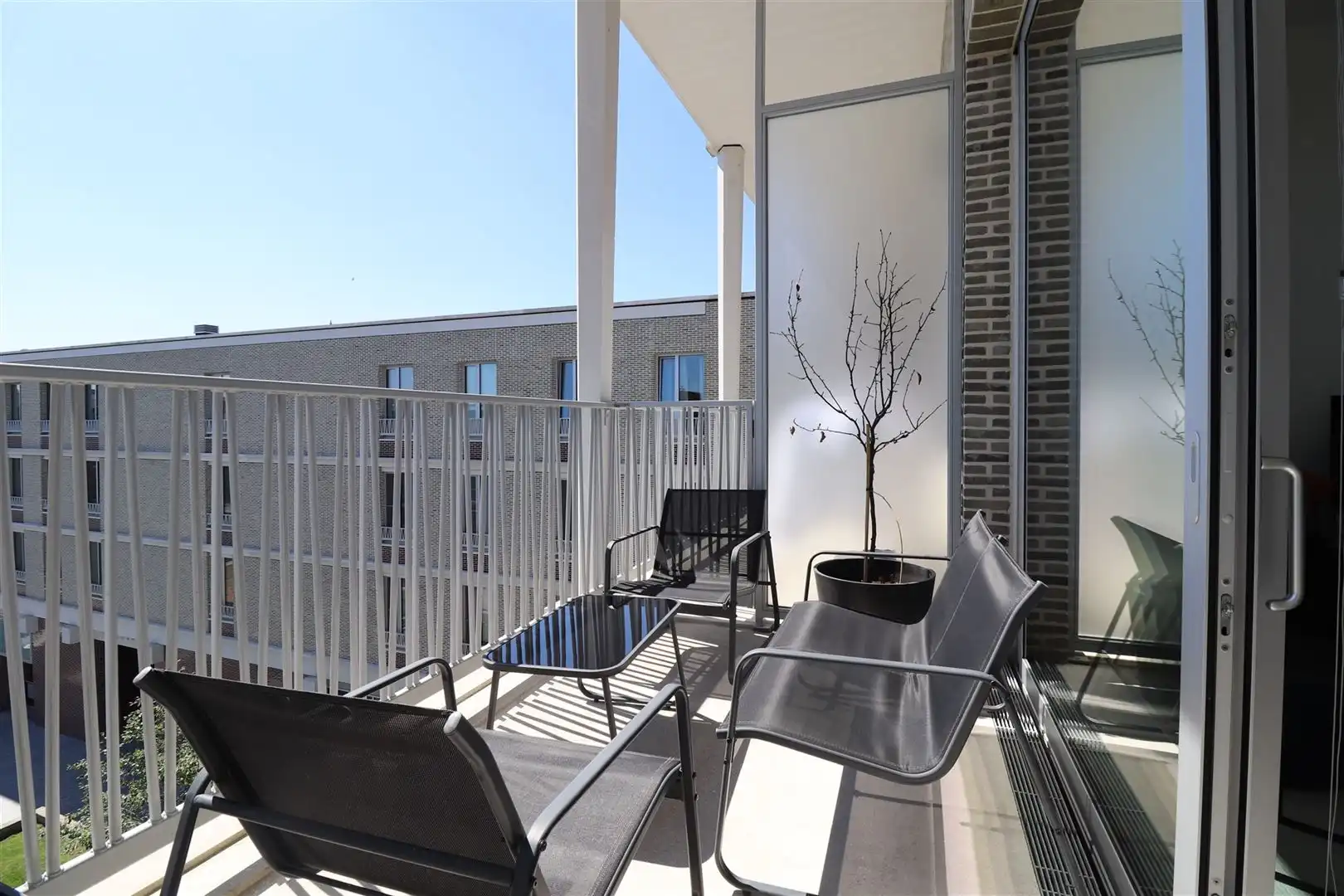 Gemeubeld appartement met autostaanplaats op het Eilandje  foto 11