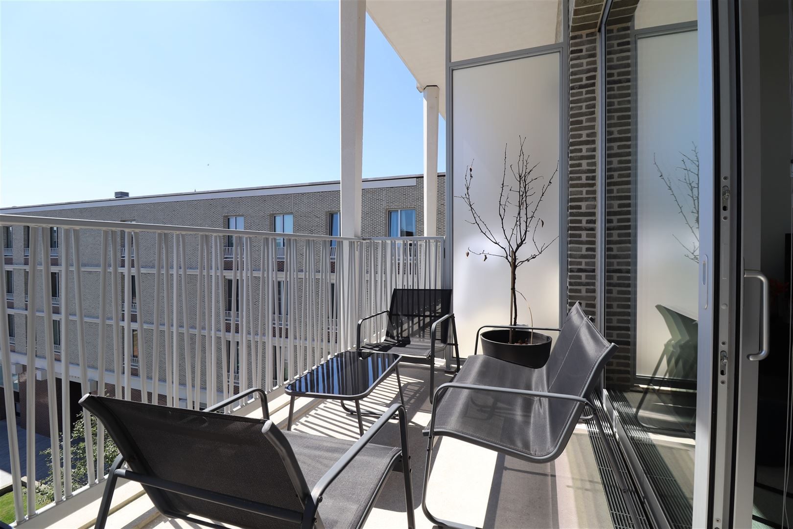 Gemeubeld appartement met autostaanplaats op het Eilandje  foto 11