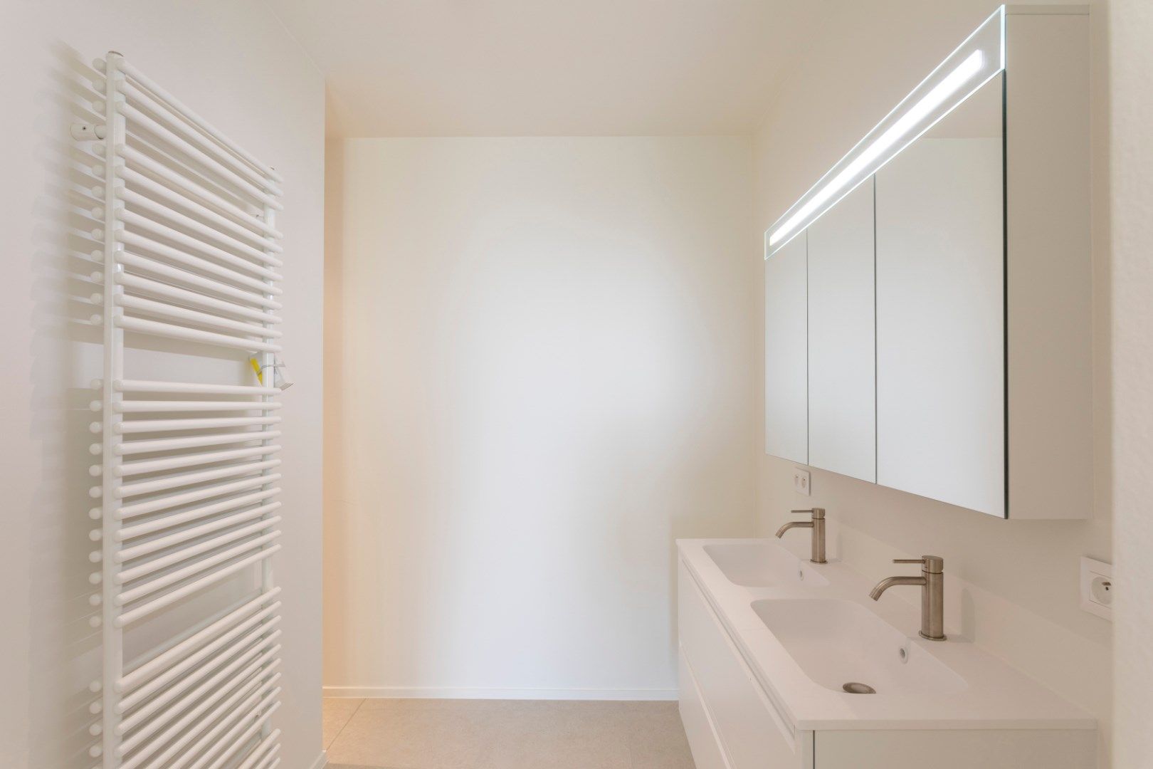 Luxueus nieuw appartement met 3 slaapkamers in de exclusieve woontorens te Waregem. foto 13