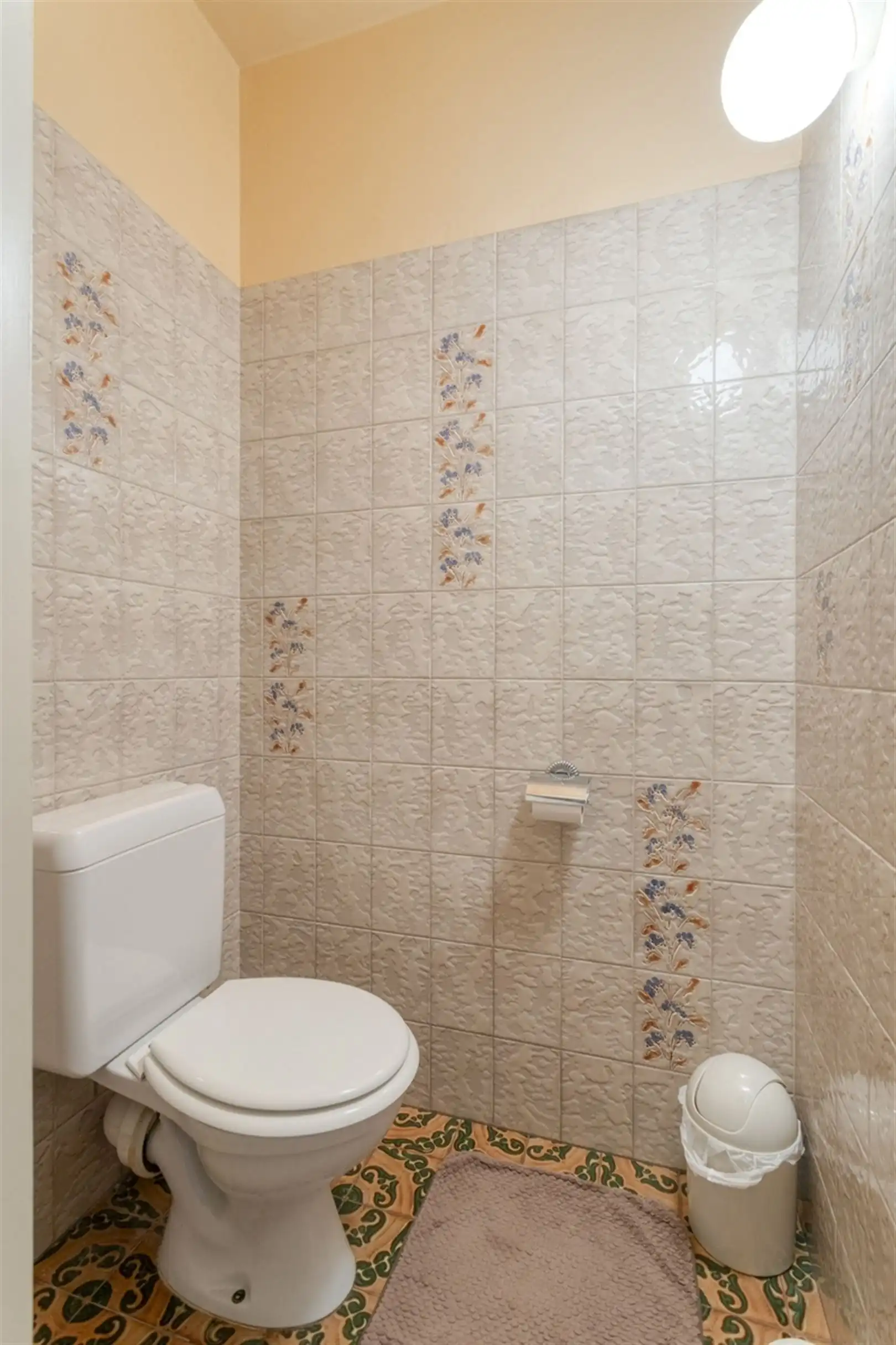 Ruime hoekwoning met 3 slaapkamers, grote zolder en 4 garages. foto 14