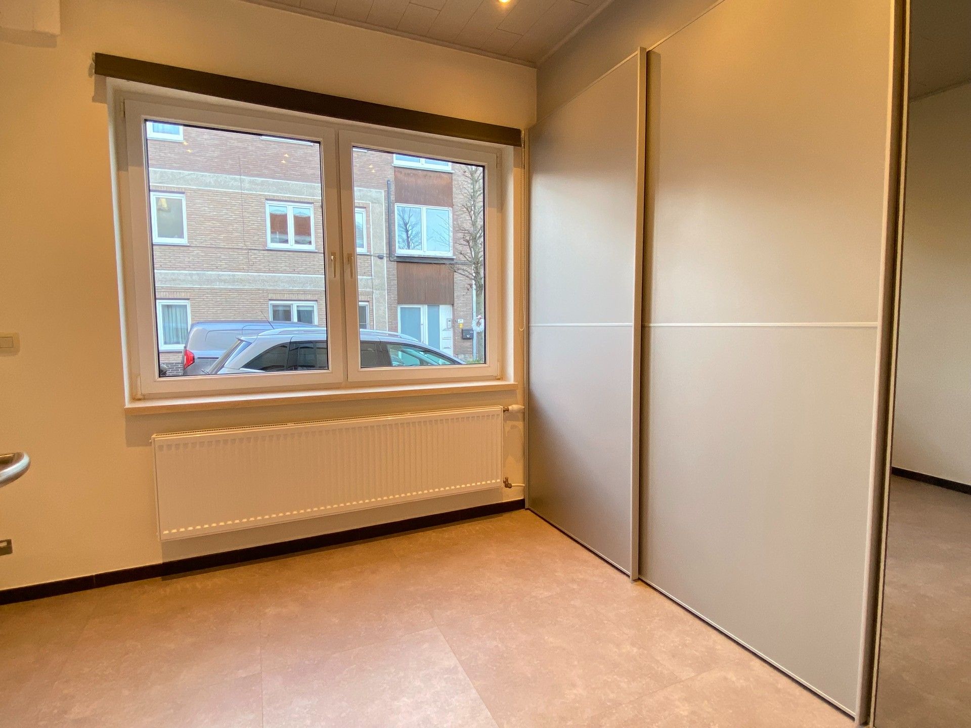 Gerenoveerd gelijkvloers appartement met 2 slaapkamers in Runkst foto 12