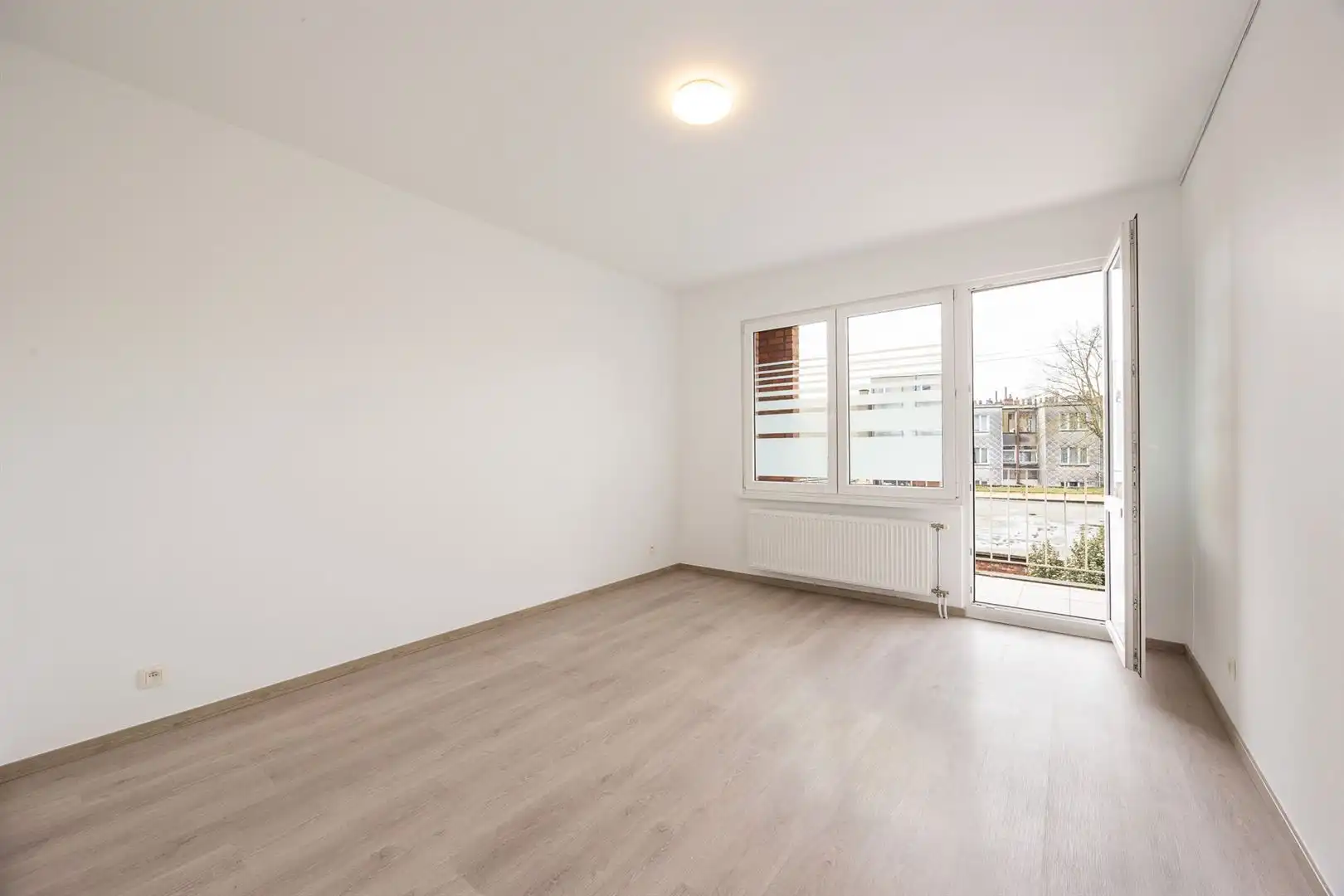 Opgefrist 2-slaapkamer appartement foto 11