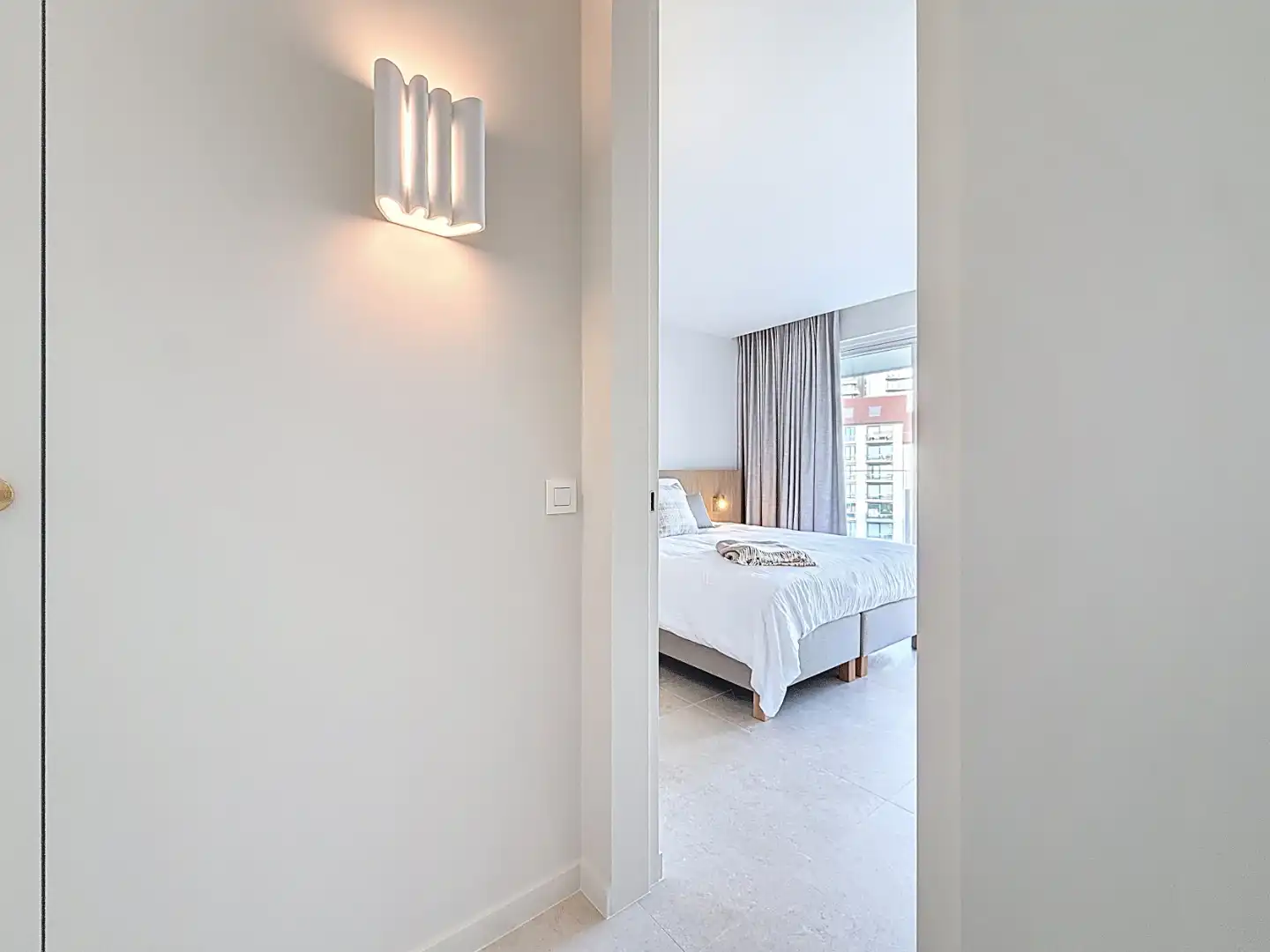 Gerenoveerd luxe appartement met terras op topligging in Nieuwpoort-Bad foto 10