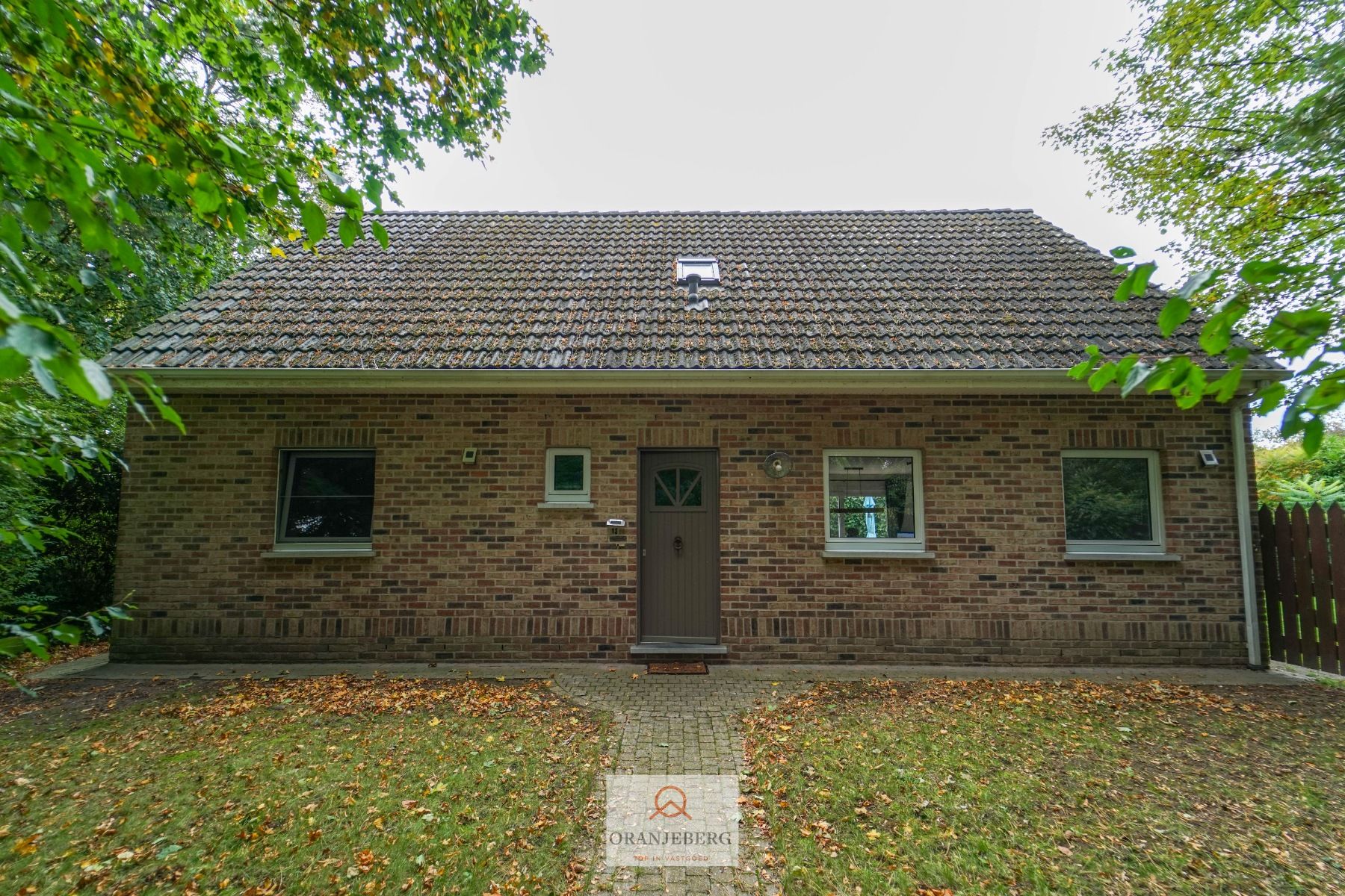 Charmante hoekwoning met tuin in het rustige groen te Deurle/Latem foto 2