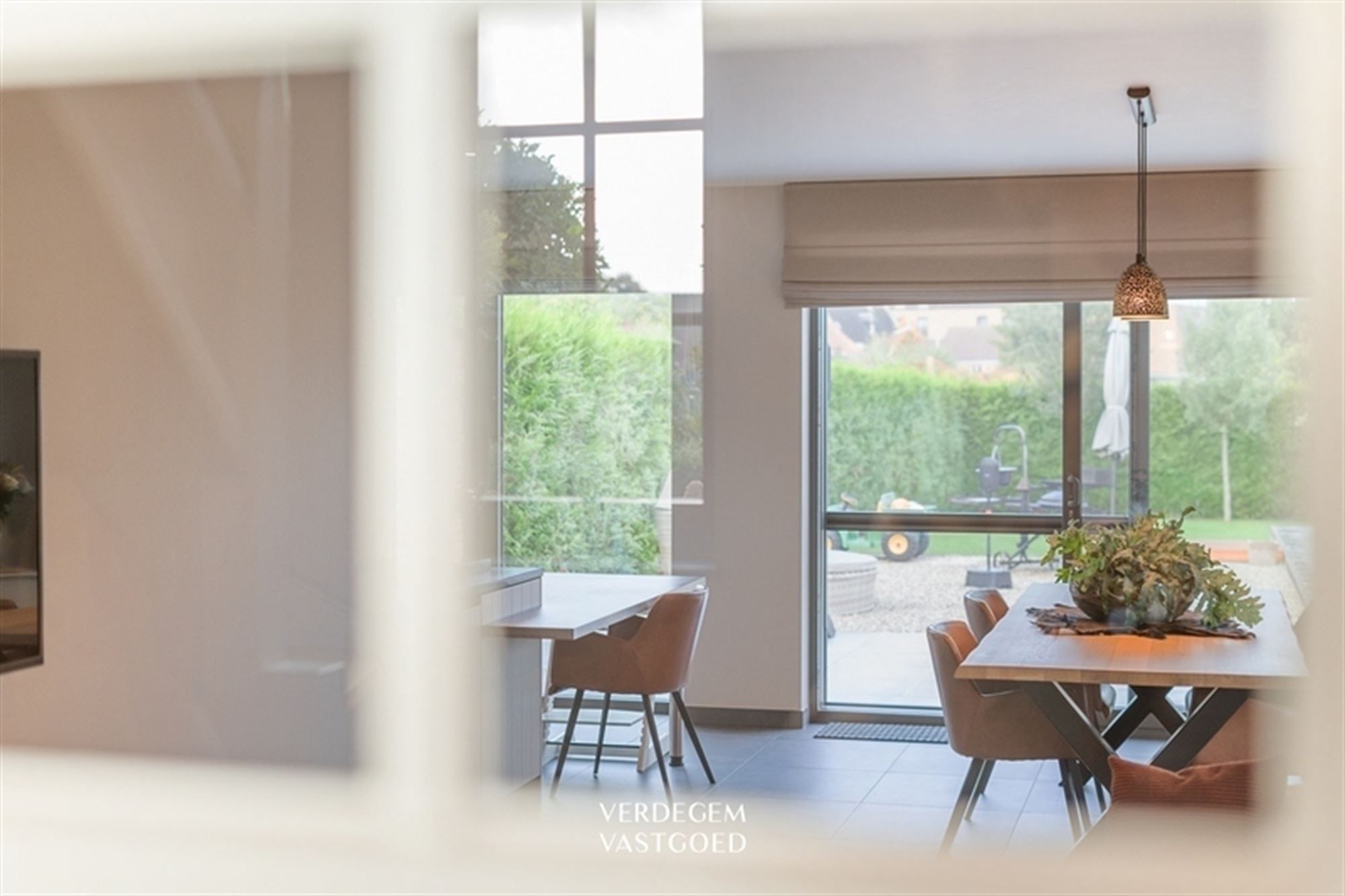 Charmante gezinswoning met 3+1 slaapkamers en praktijkruimte in de tuin foto 3