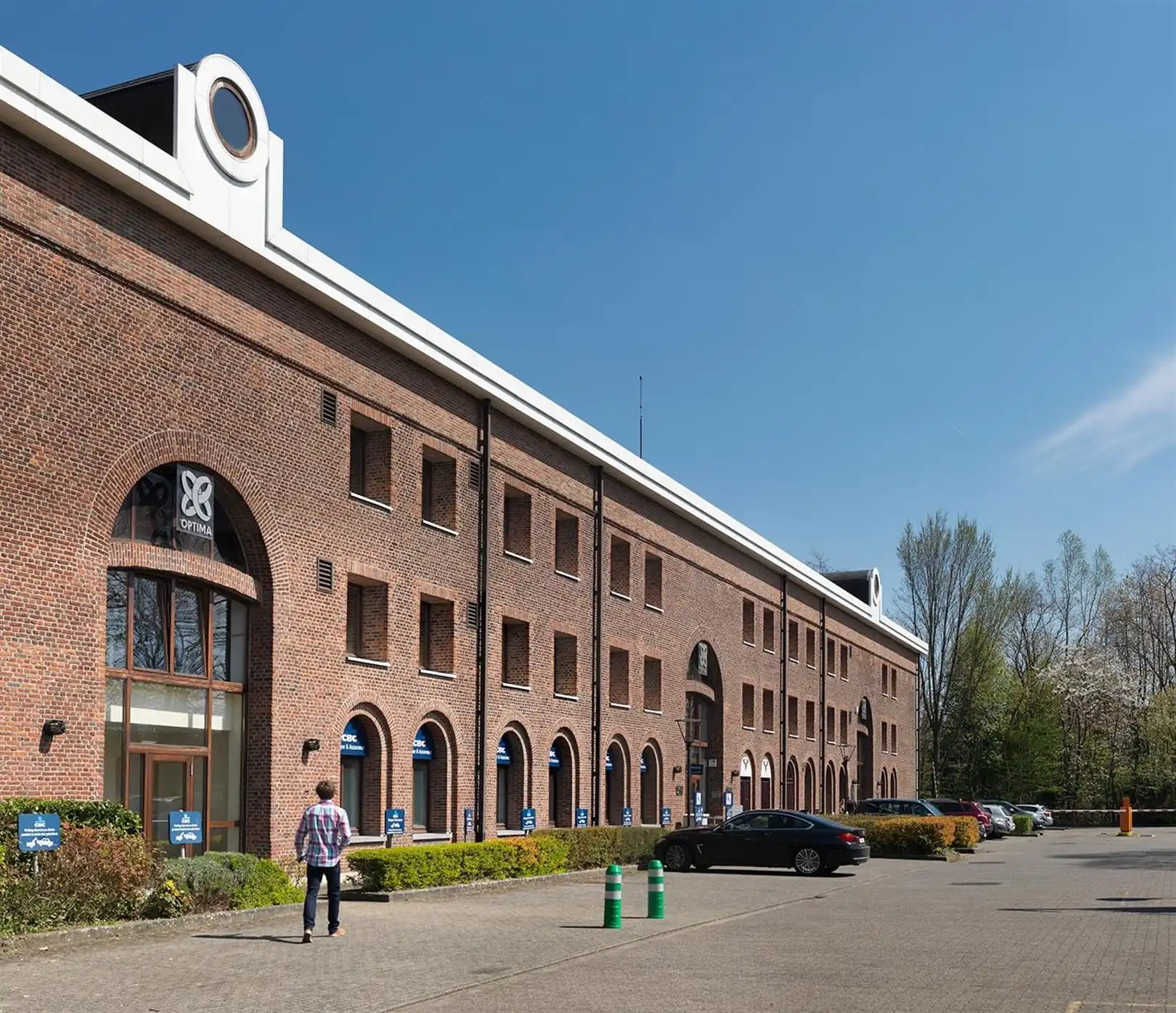 LA SUCRERIE: kantoren te huur vanaf 90m² foto {{pictureIndex}}