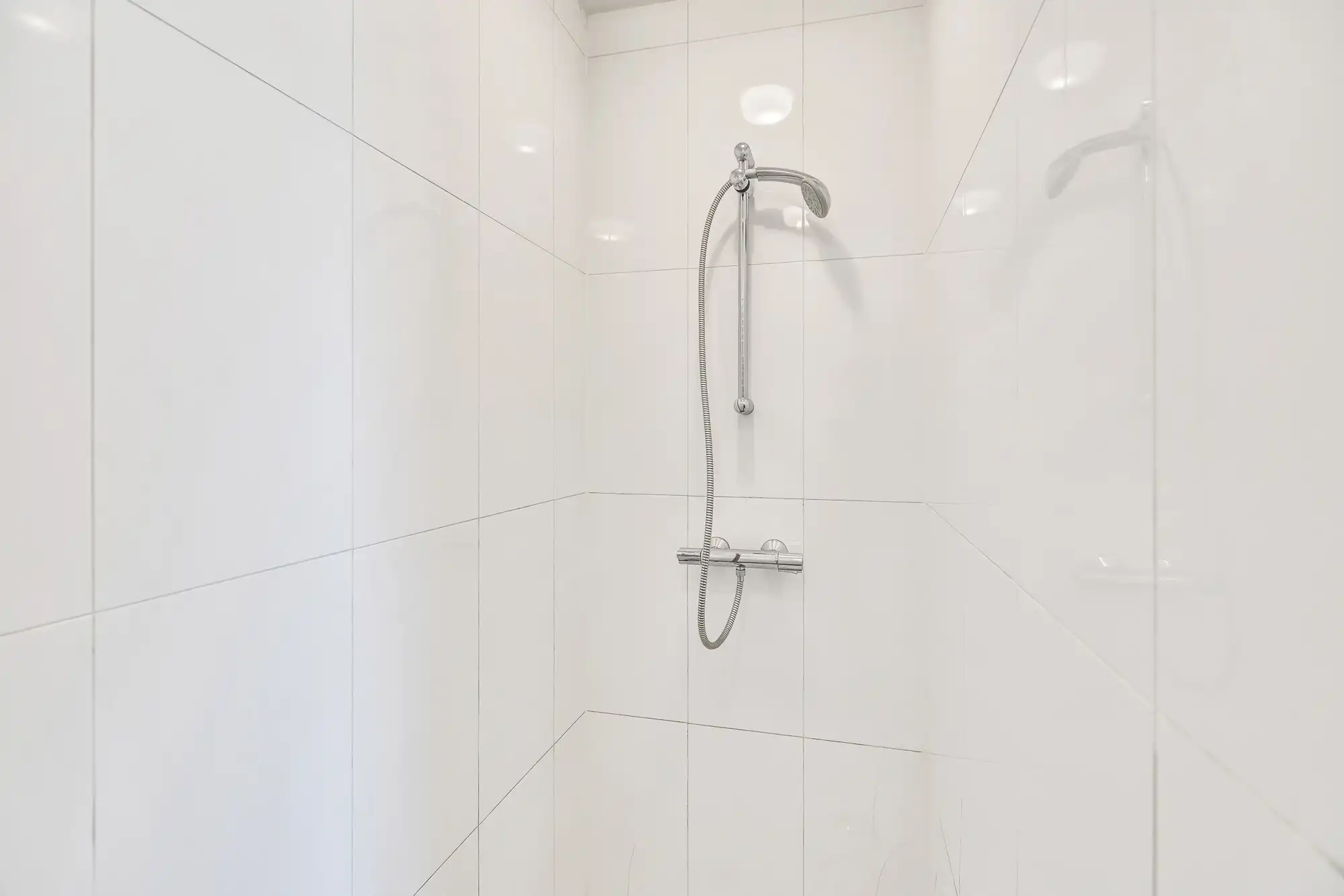 Ruim 2-slaapkamer app met staanplaats in centrum Ninove foto 12