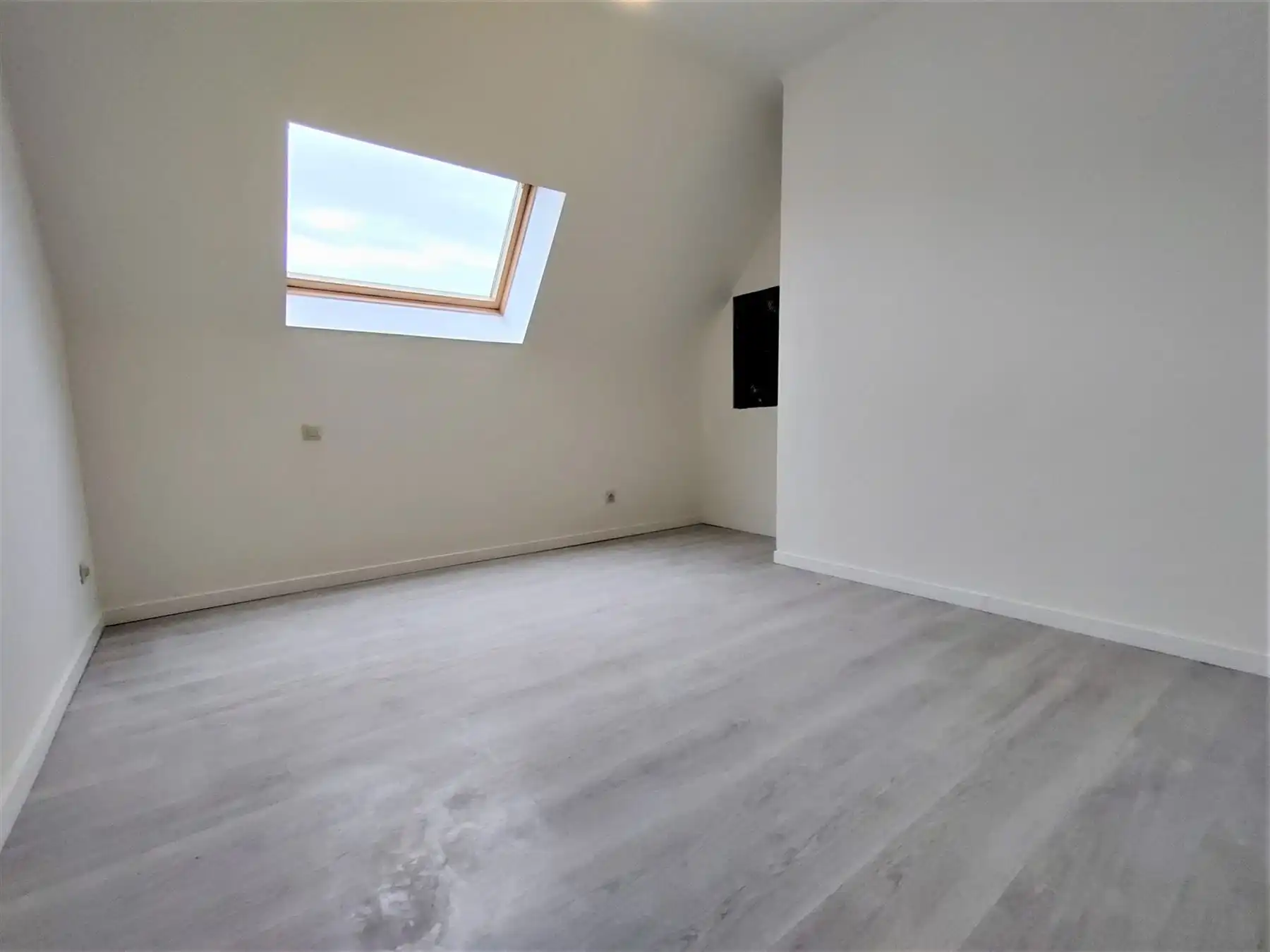 Ruim en lichtrijk duplex penthouse met 2 slaapkamers foto 5