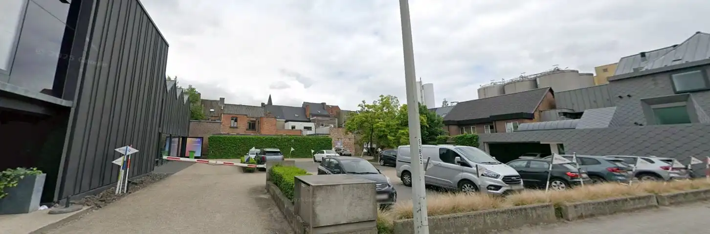 BAANWINKEL MET PARKING OP TOPLOCATIE foto 4