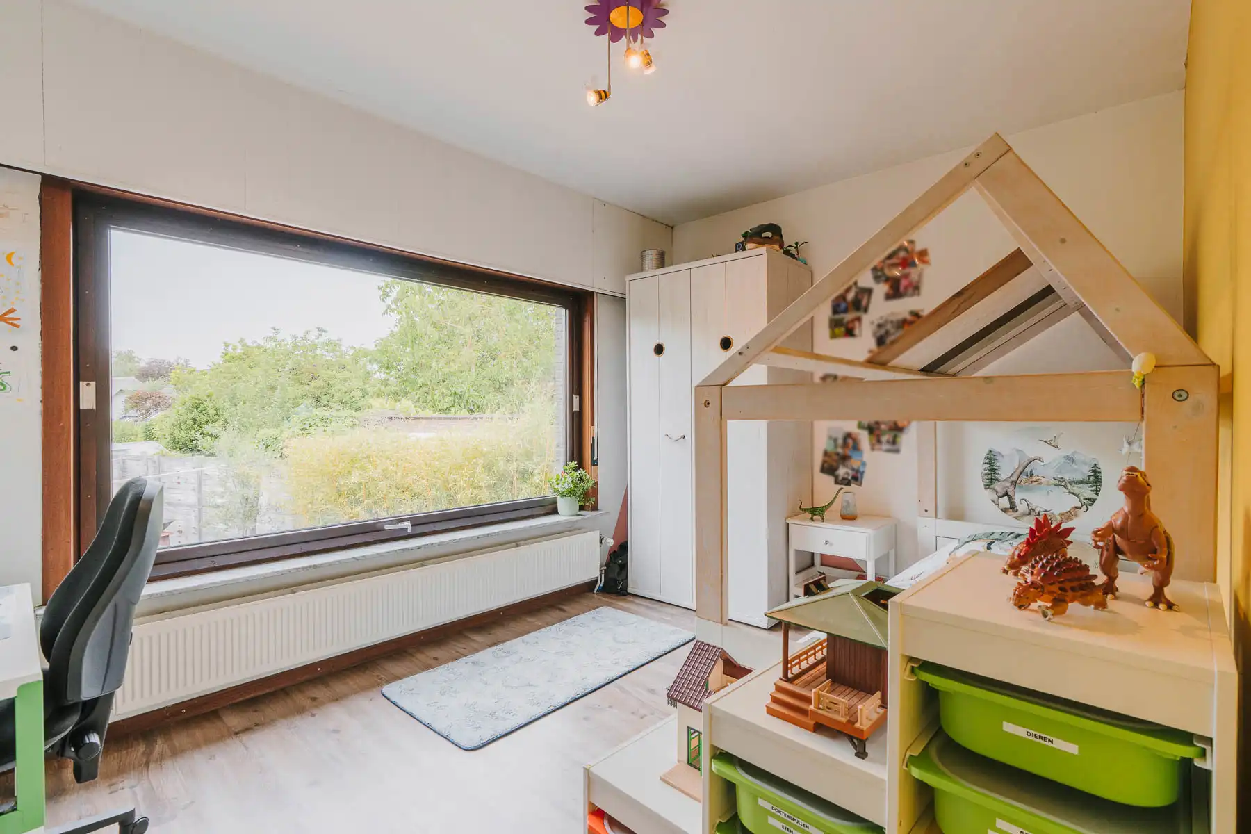 Vrijstaande, karaktervolle woning met prachtige tuin foto 12