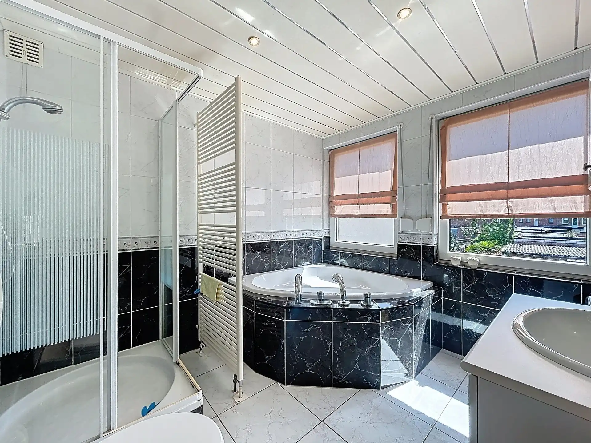 Charmante woning met 3 slaapkamers op toplocatie! foto 9