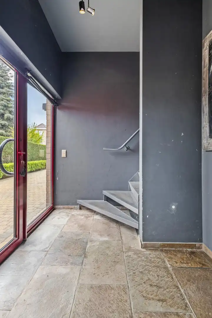 Handelspand met groot appartement foto 12