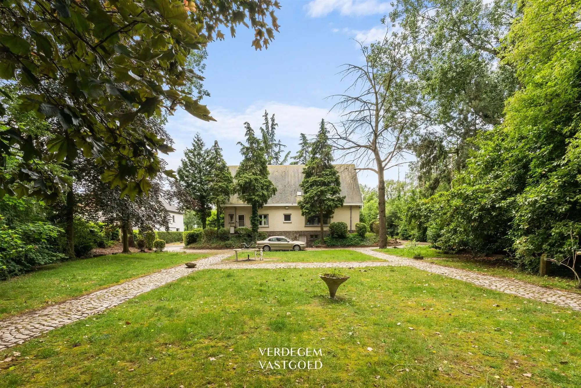 Klassevolle villa in weelderige tuin foto 4