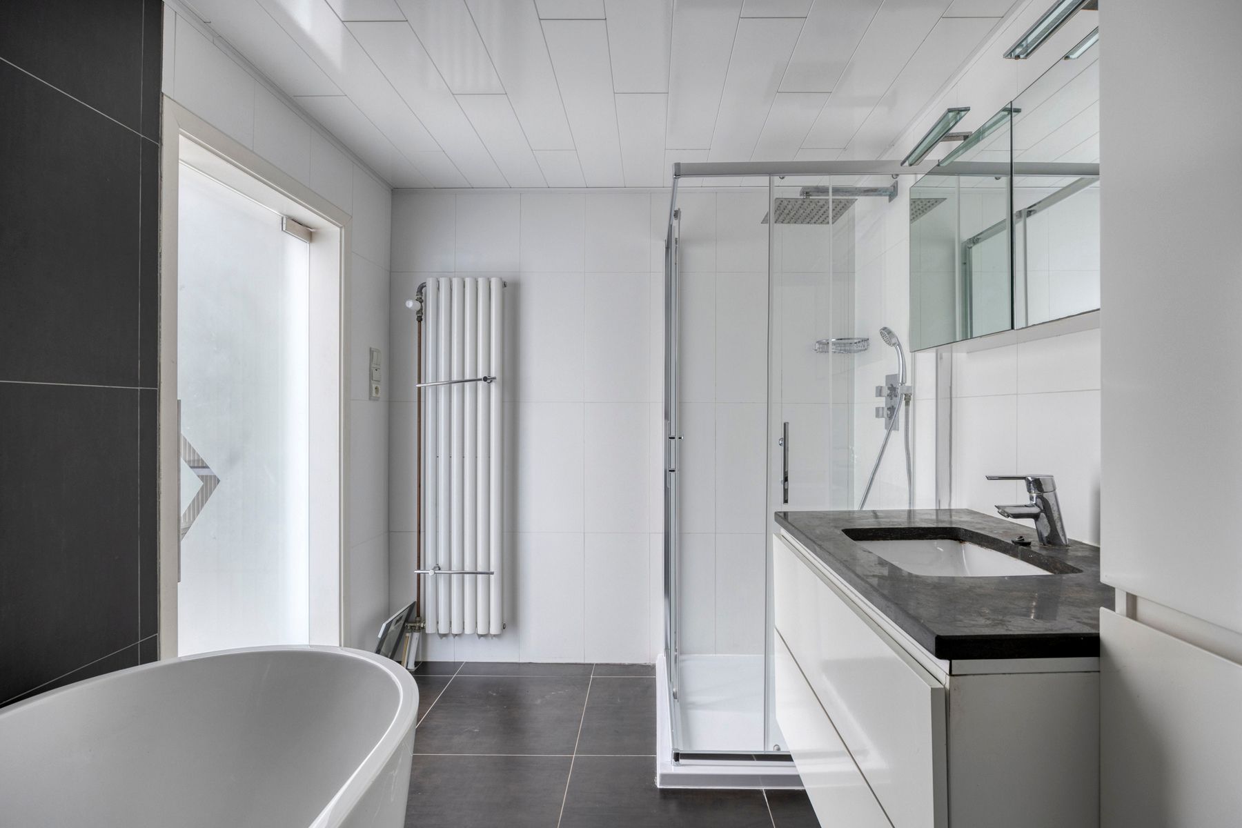 TOPPER: ruime instapklare woning met een enorm potentieel! foto 13