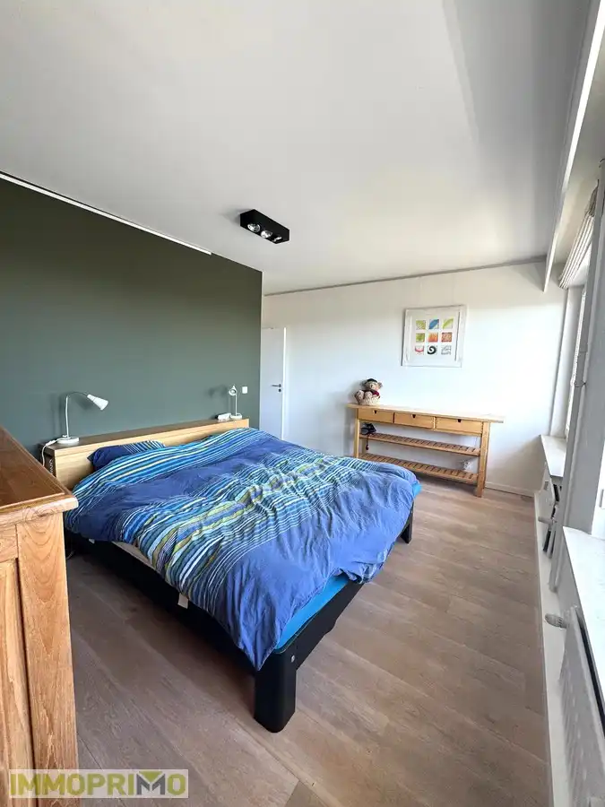 Zeer ruim en lichtrijk appartement te huur foto 13