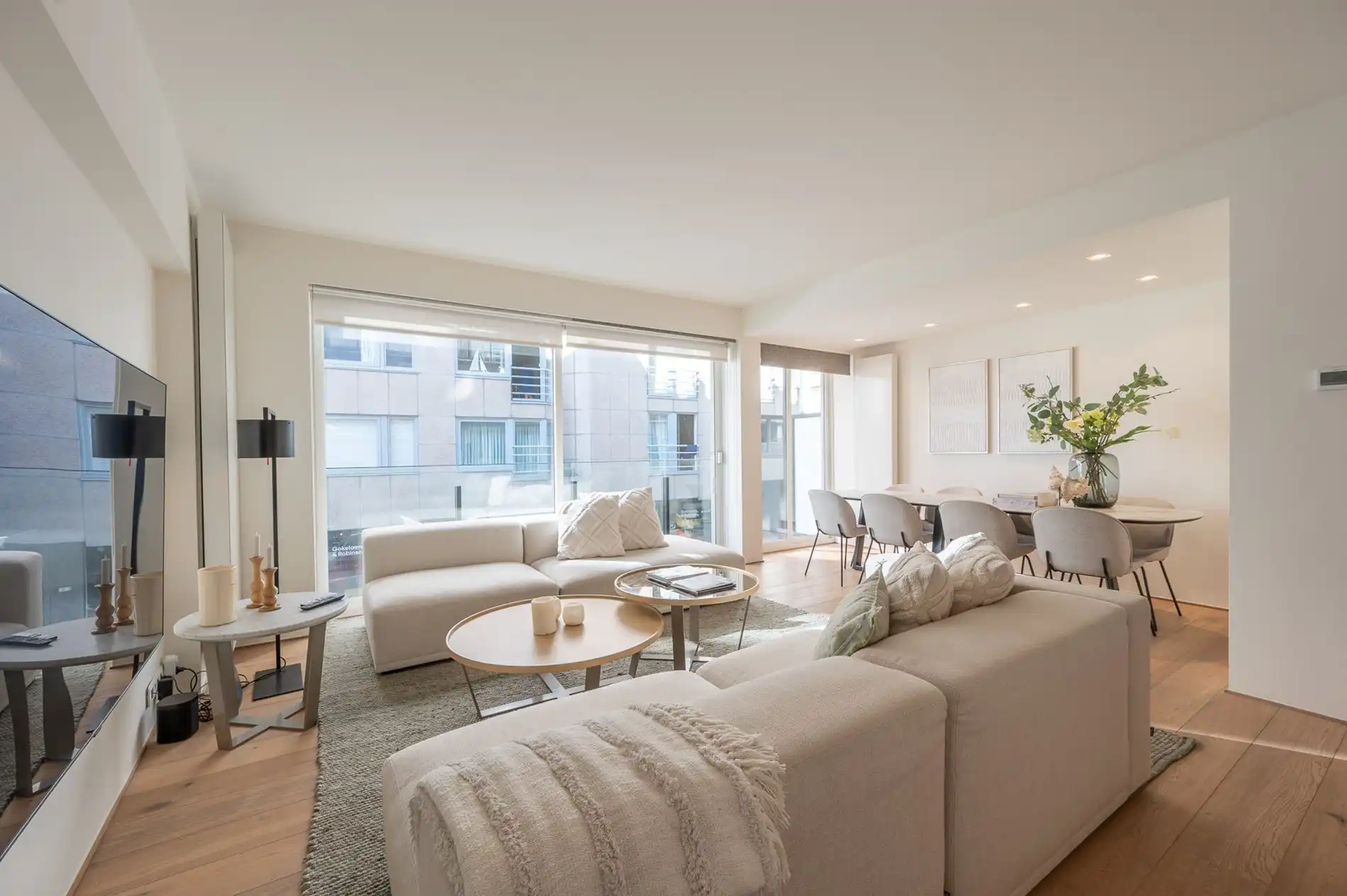 Stijlvol appartement met een gevelbreedte van circa 6 meter genietend van zijdelings zeezicht gelegen aan de Kustlaan.  foto 5