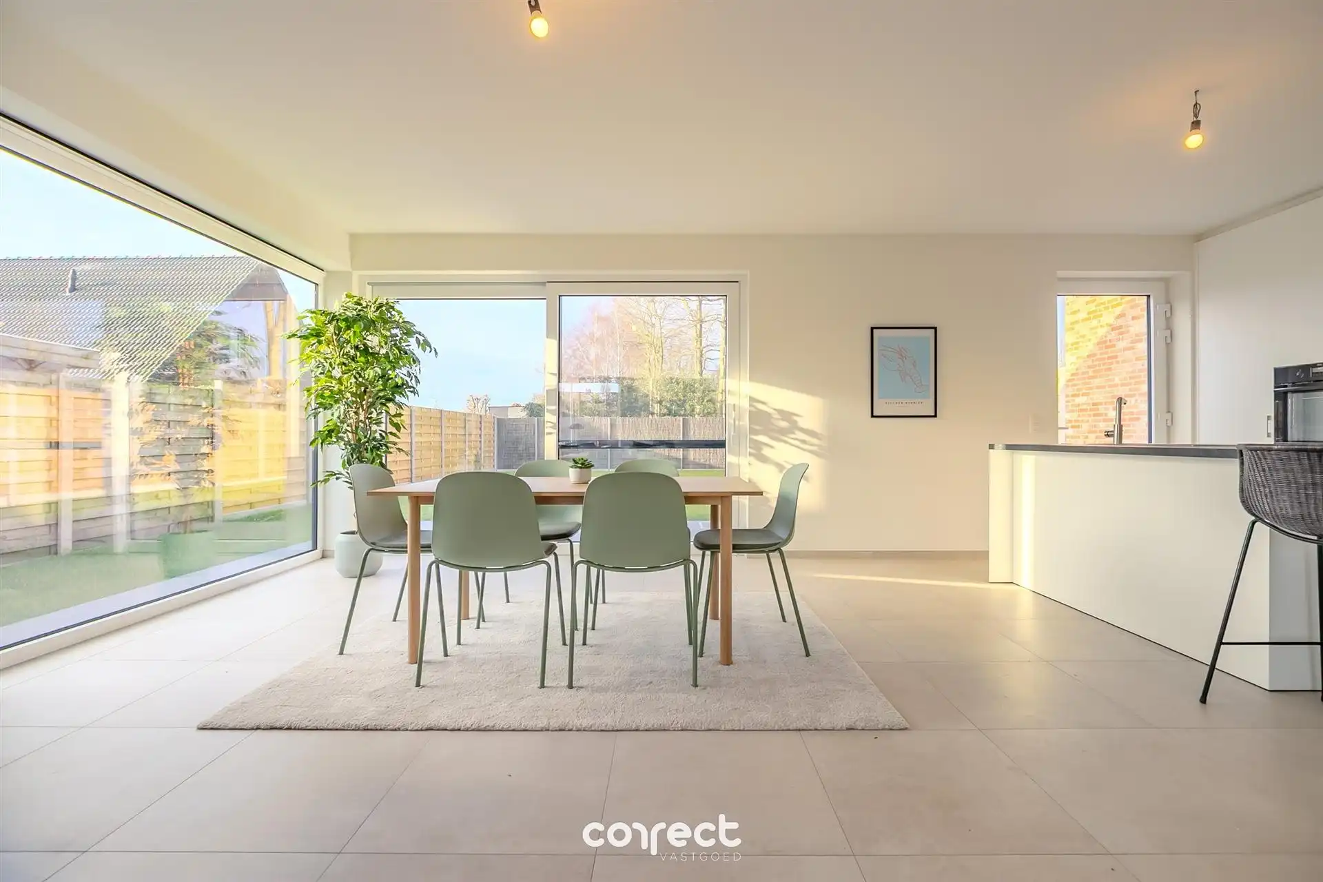 Iinstapklare nieuwbouwwoning met 3 slpkrs en tuin. foto 3