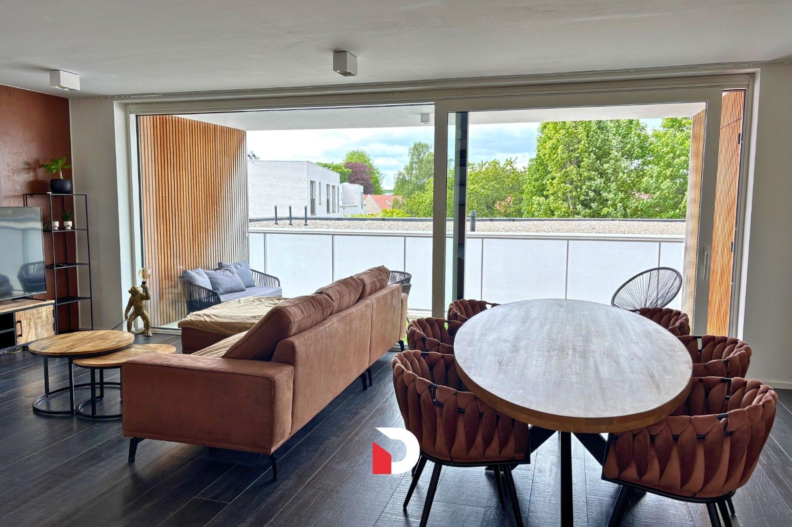 Recent appartement met 2 slaapkamers en ruim terras foto 3