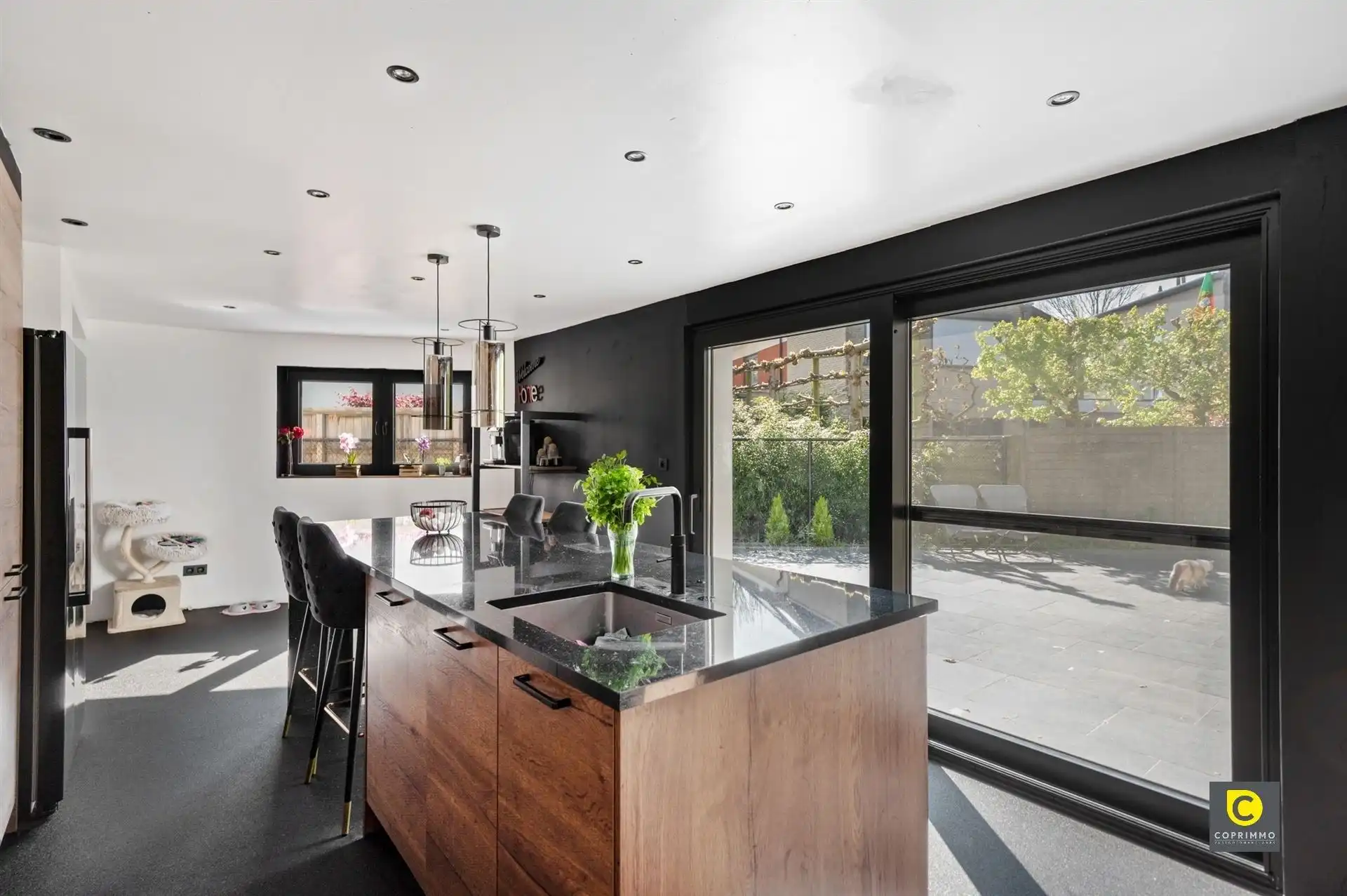 Woning op toplocatie, 5 slp, tuin  foto {{pictureIndex}}