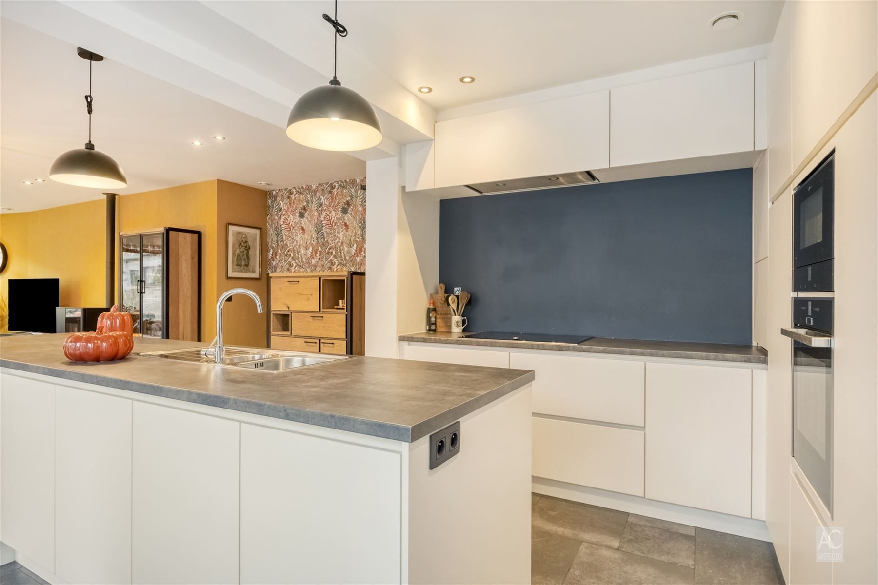 Recente halfopen bebouwing met 3 slaapkamers en garage foto 5