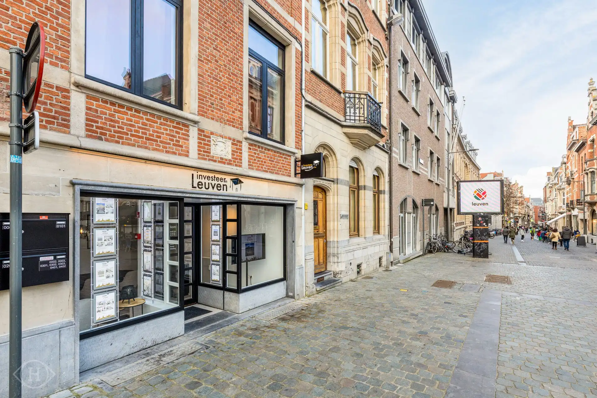 Compact handelspand op toplocatie aan Ladeuzeplein foto 7