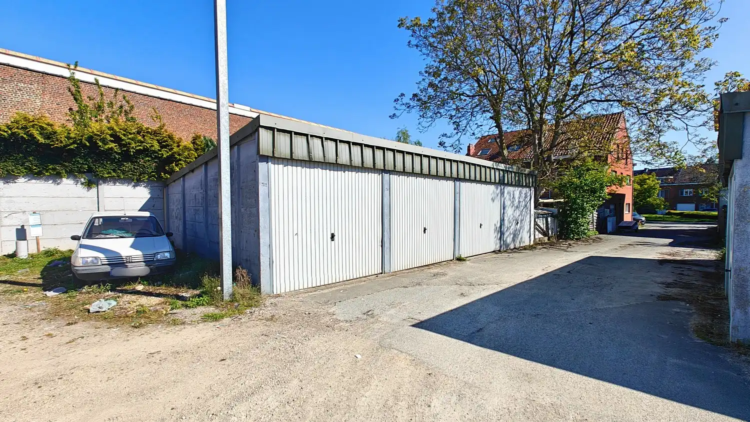 Projectgrond met 47 garageboxen en 36 staanplaatsen te Sint-Pieters-Leeuw foto 3