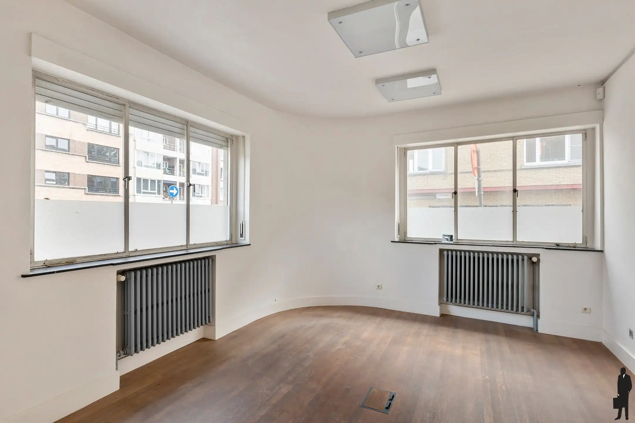 Modernistisch hoekpand met garage in de Tentoonstellingswijk foto 3